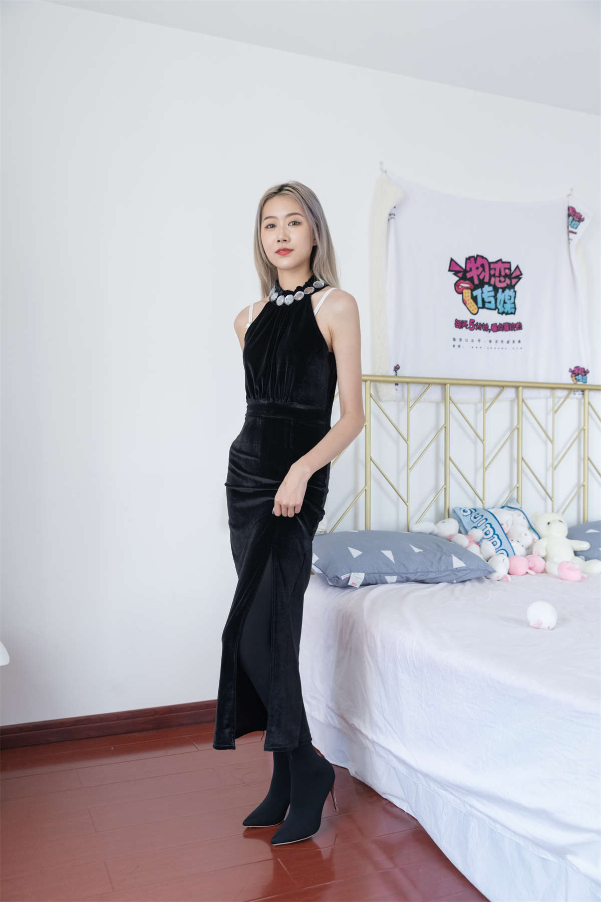 物恋传媒 NO.811 小鹿-竹林梦-日更街拍