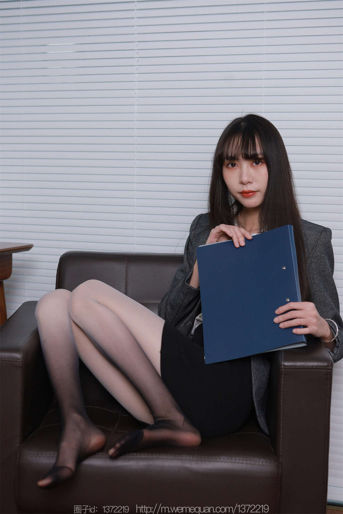 IESS异思趣向 2023.01.08 丝享家1323：团团 黑白渐变-日更街拍