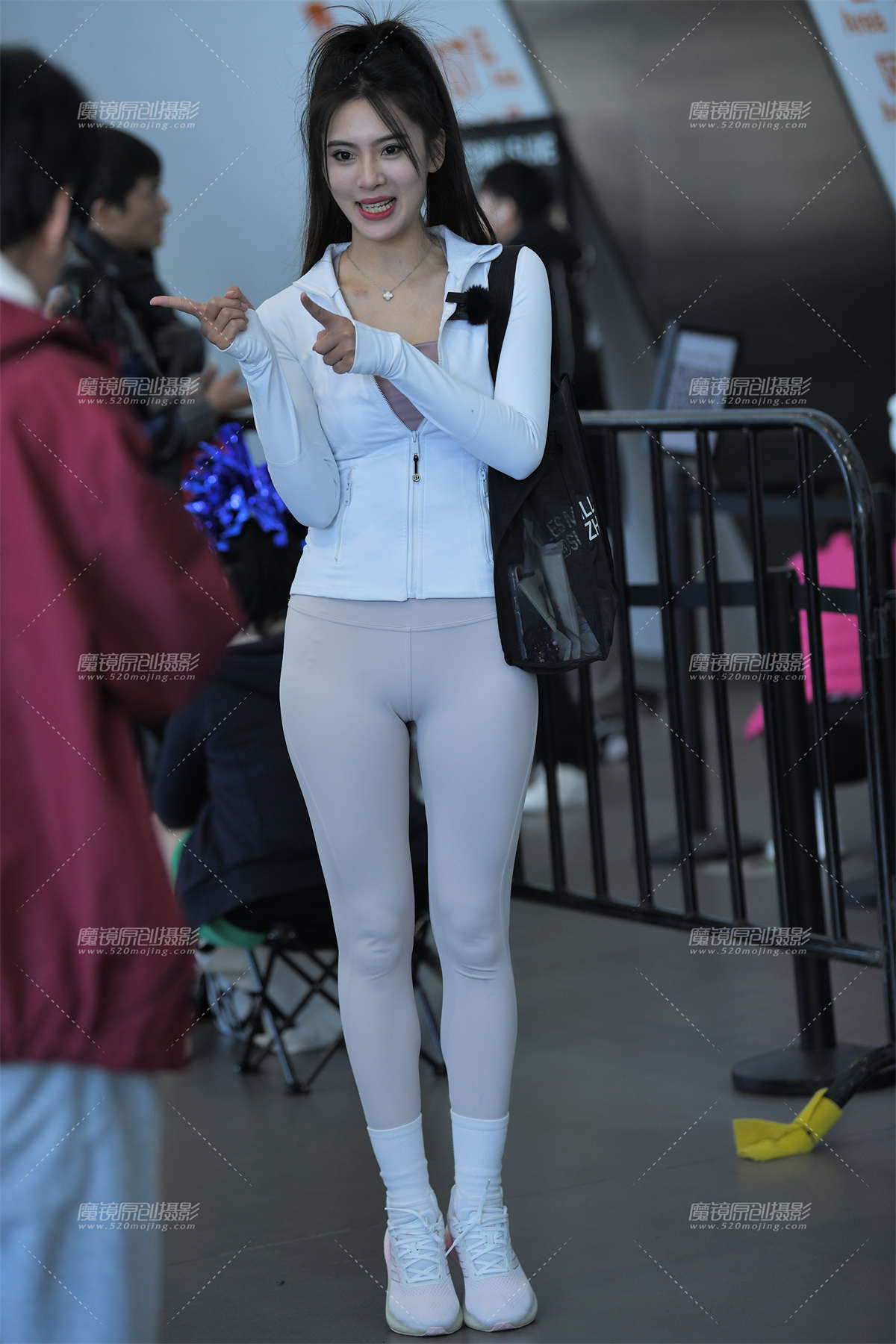 图片[2]-紧身搭配-日更街拍