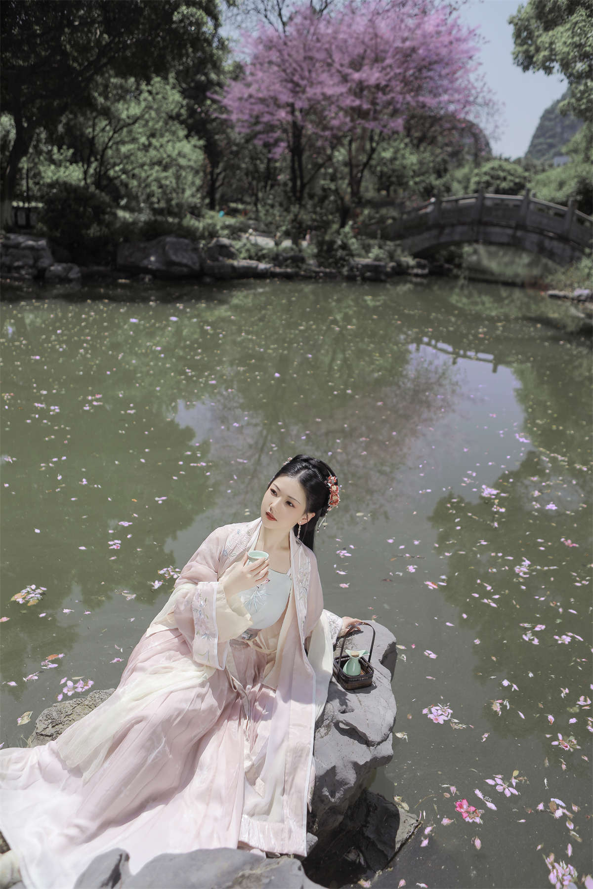 图片[2]-YITUYU艺图语 2022.06.03 落花风 酸辣湯兒-日更街拍