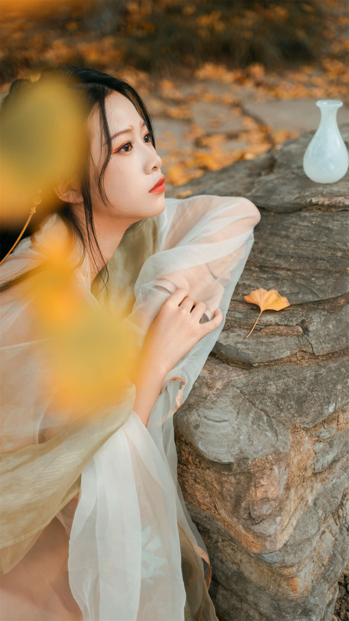 YITUYU艺图语 2022.12.12 银杏树下 旺旺小小舒-日更街拍