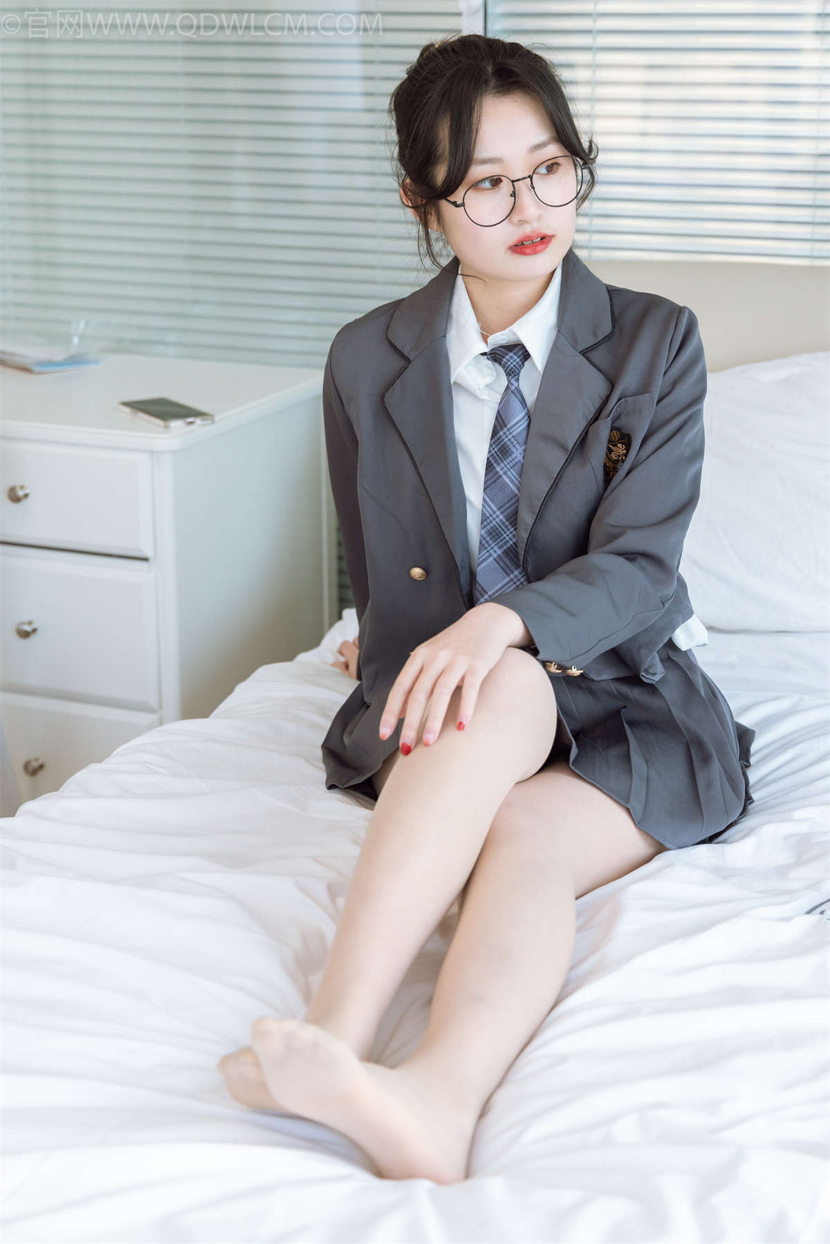 物恋传媒 NO.1157 小敏-雨中的伞-日更街拍