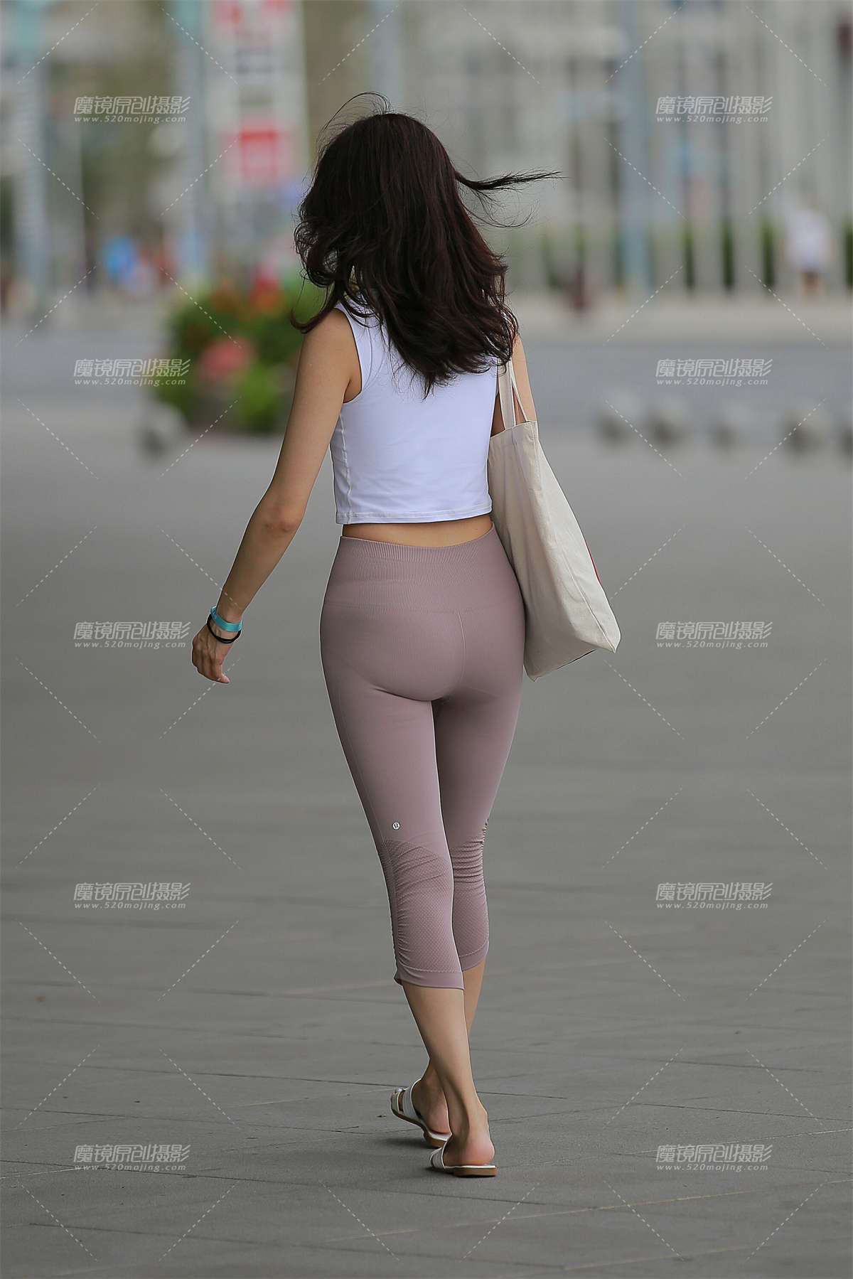 图片[2]-高挑紧身裤白领-日更街拍