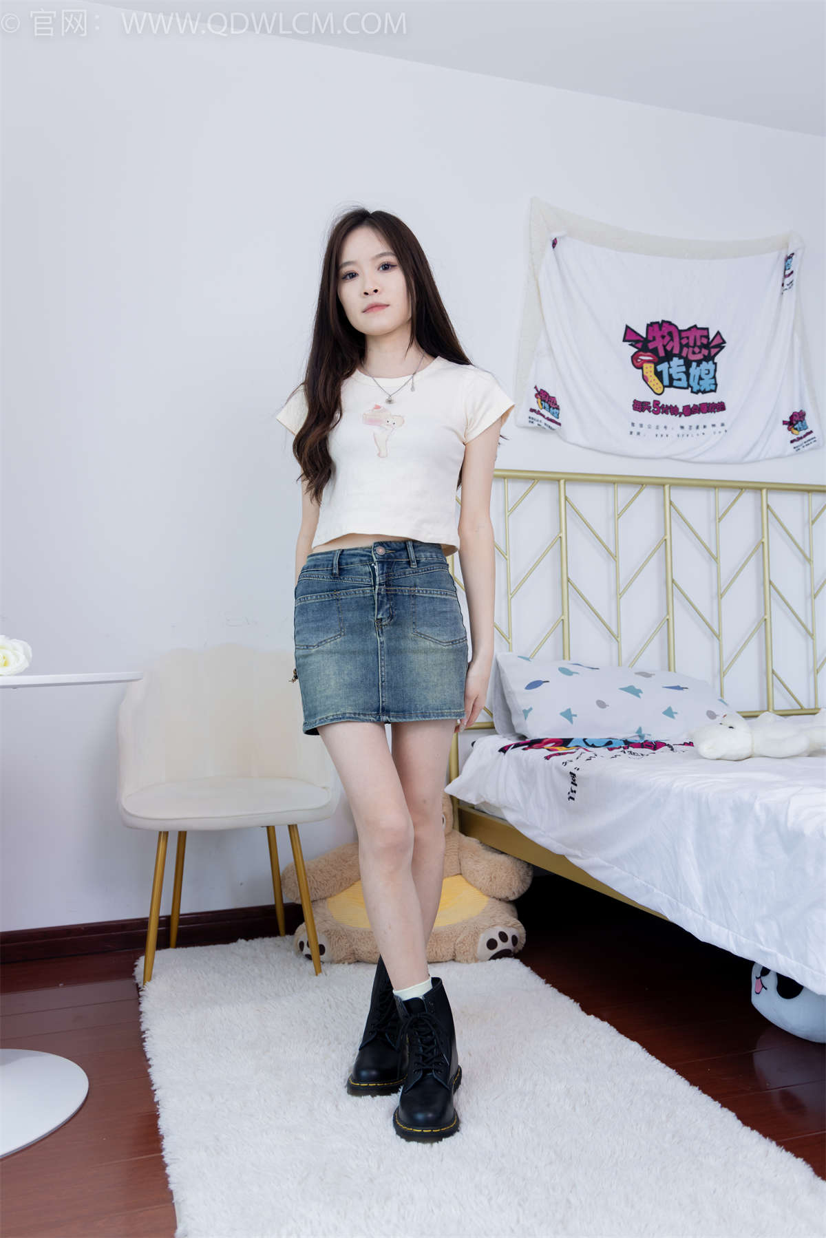 图片[2]-物恋传媒 NO.1633 小奇-叶片的纹脉-日更街拍