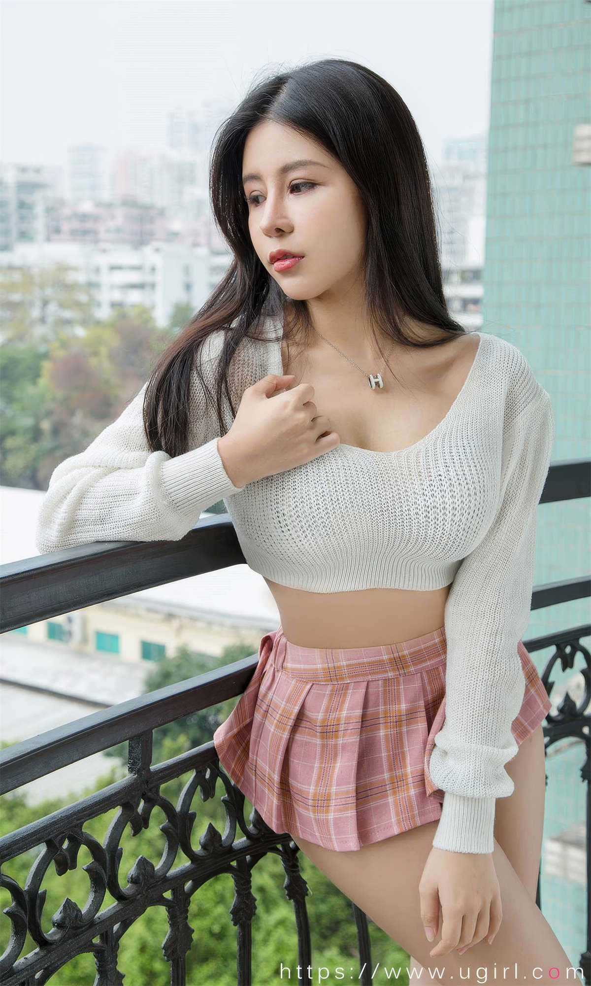 Ugirls爱尤物 NO.2888 奥莉 山城依恋-日更街拍