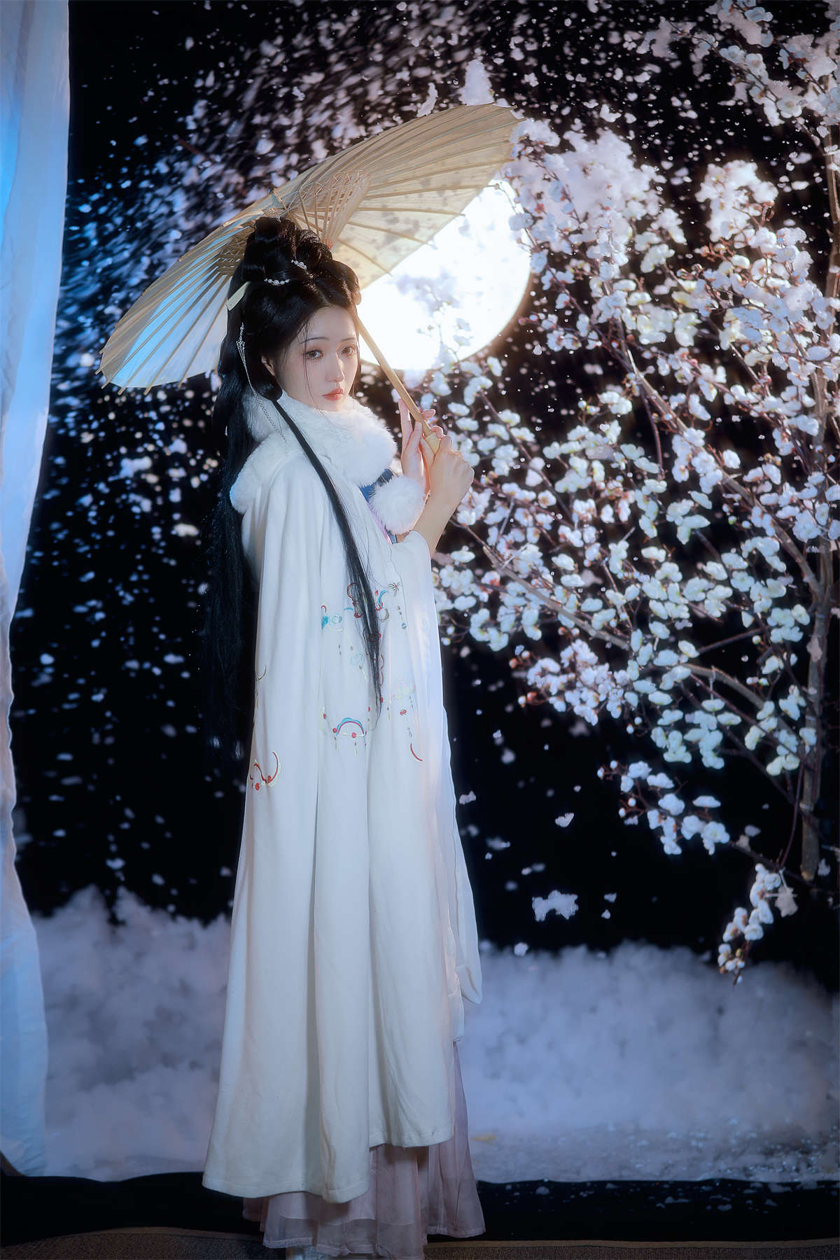 YITUYU艺图语 2025.02.24 围炉观雪 是月月阿插图1