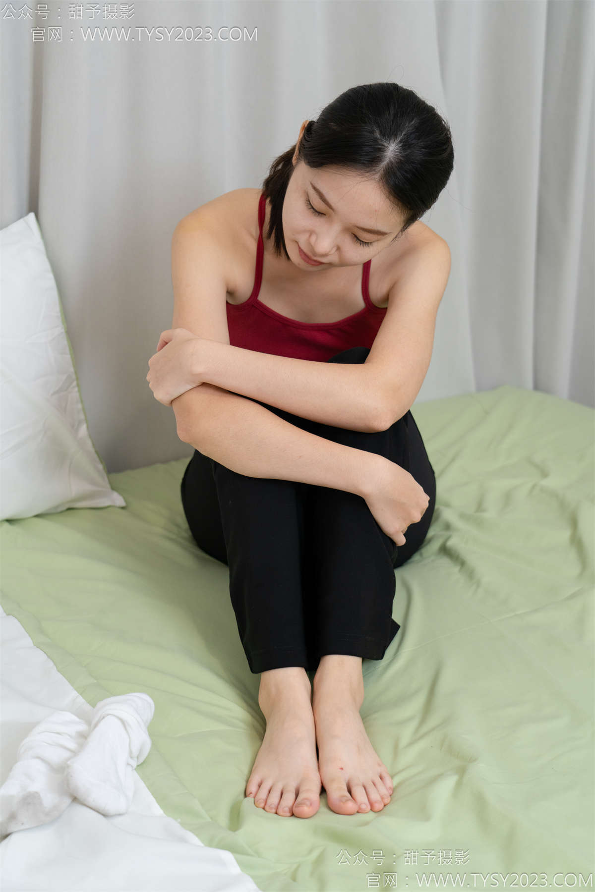 甜予摄影135期：思思-板鞋、白棉袜、裸足 完整版-日更街拍
