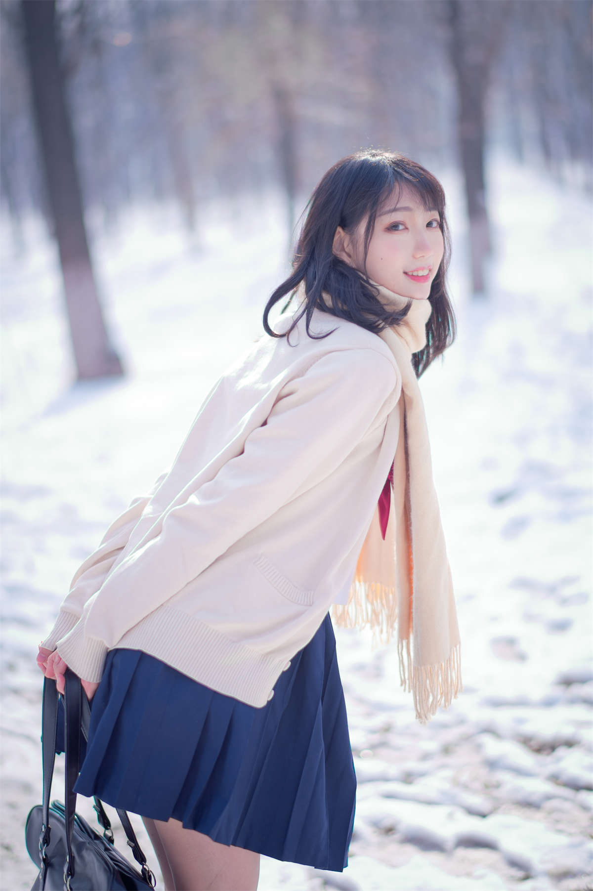 周叽是可爱兔兔No.28 雪景jk-日更街拍