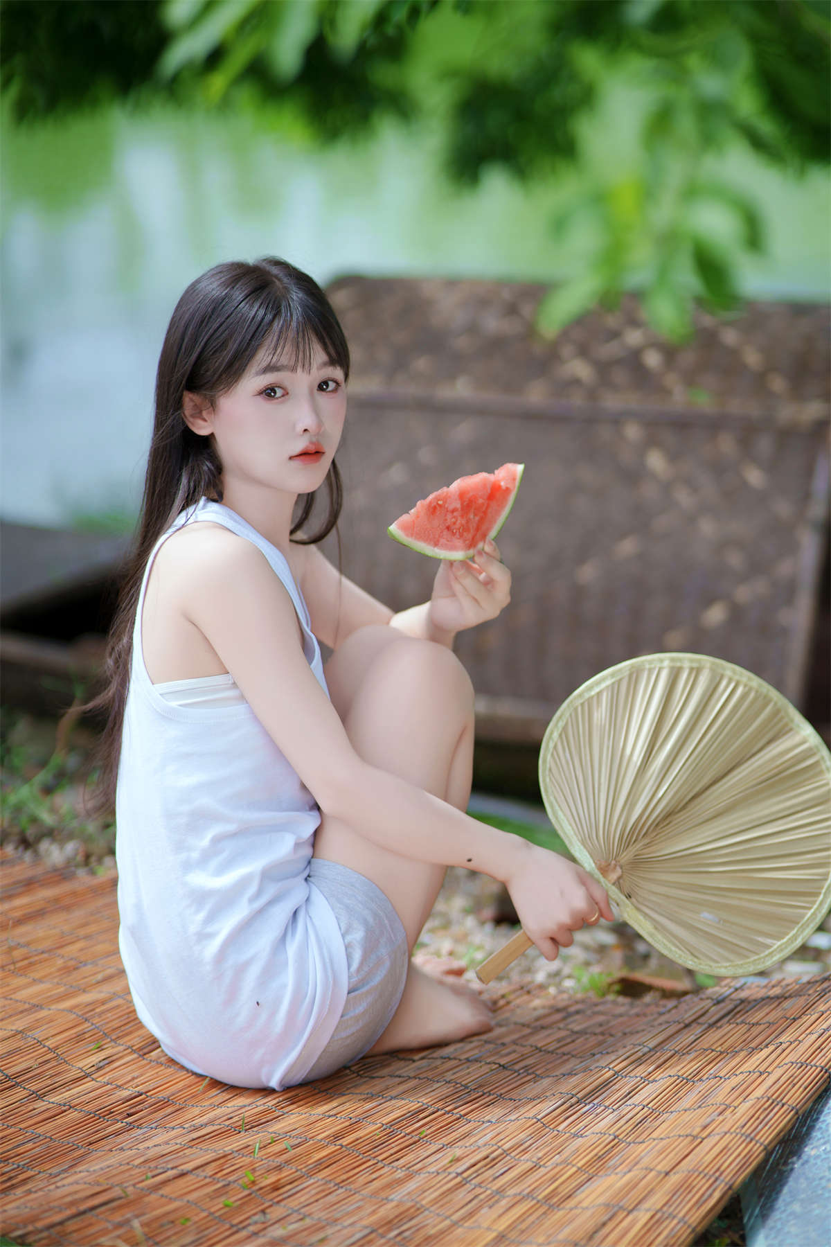 YITUYU艺图语 2024.09.04 西瓜味的夏天 小小雨-日更街拍