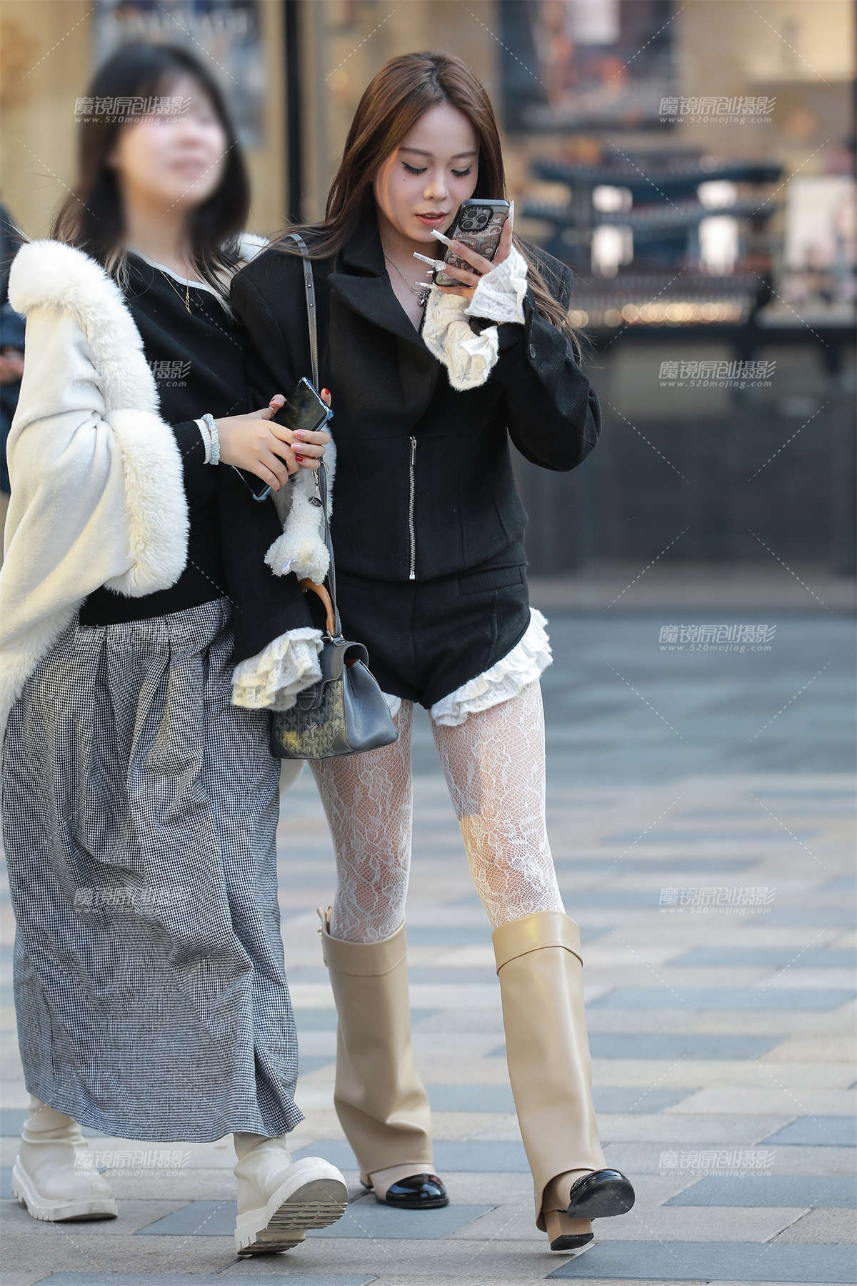 图片[2]-白网袜热裤美女-日更街拍