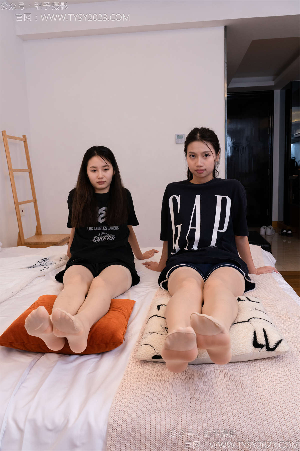 图片[2]-甜予摄影140期：思思双人-板鞋、白棉袜、肉丝（脚尖加固）完整版-日更街拍