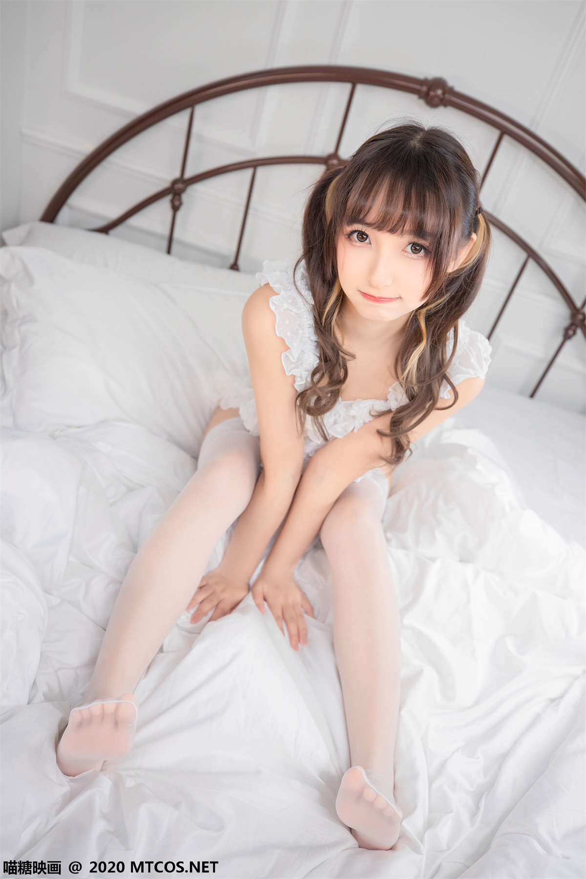 喵糖映画 VOL.343 白色睡衣-日更街拍