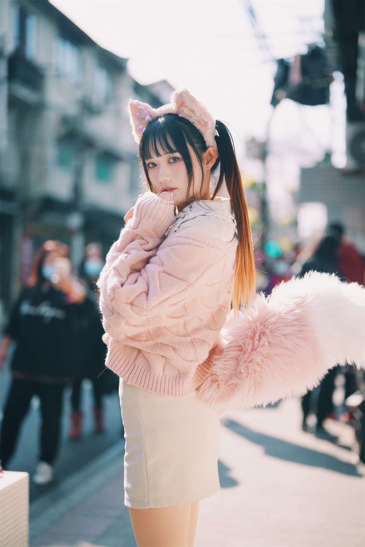 YITUYU艺图语 2022.04.28 玲娜贝儿来逛街 兔子Zzz不吃胡萝卜-日更街拍