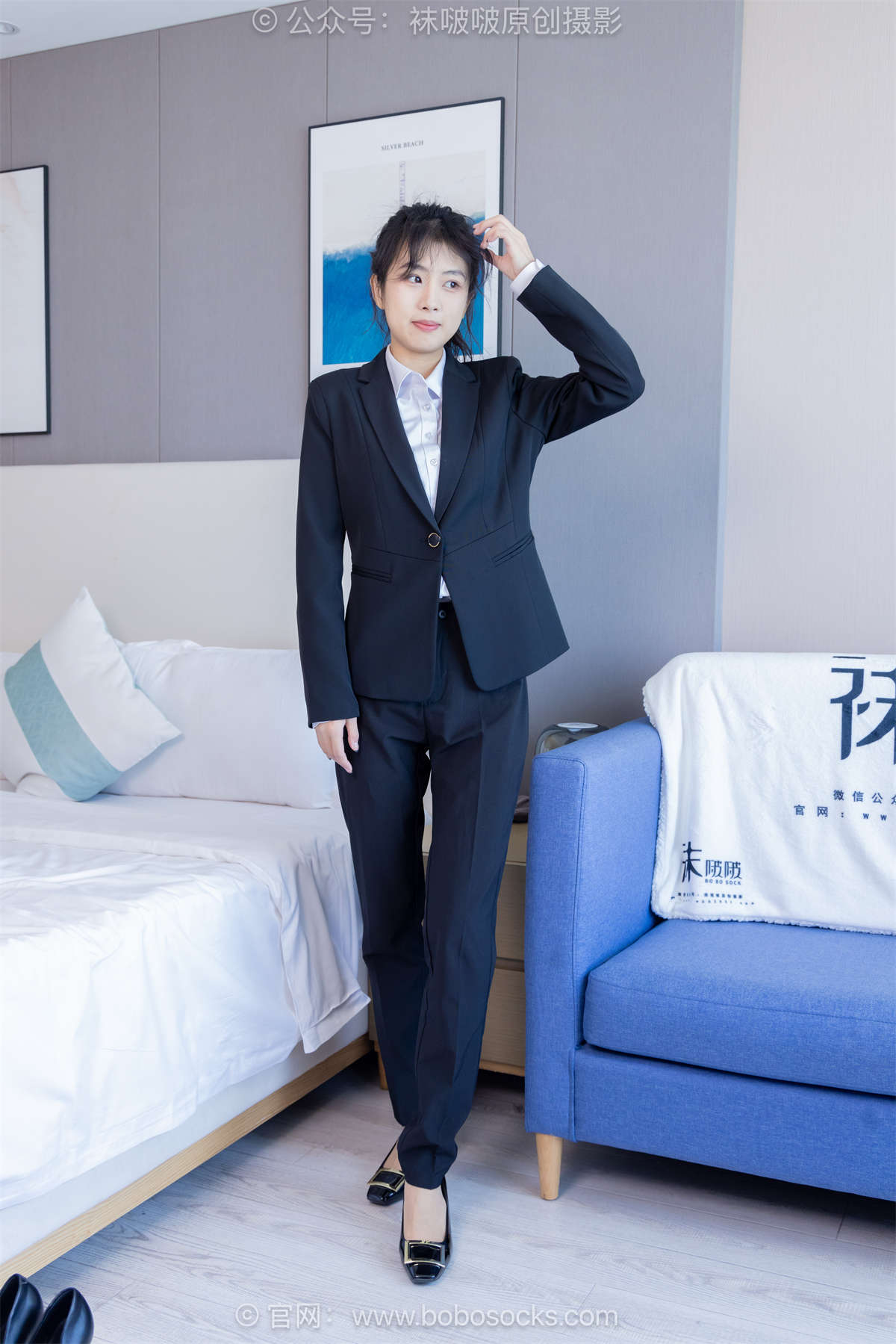 图片[2]-袜啵啵 No.489 奶油-两双高跟鞋、薄肉丝（脚尖微加固款）、ol制服裤里丝、黑色美甲 花絮版-日更街拍