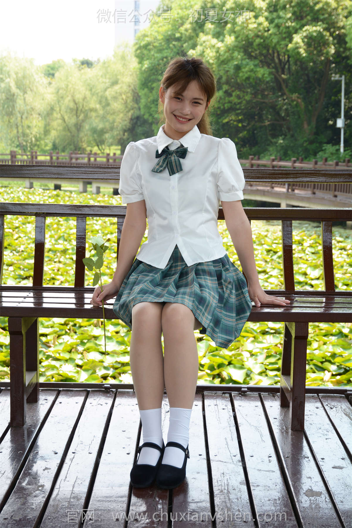 初夏女神 NO.229 幺幺 再现红舞-日更街拍