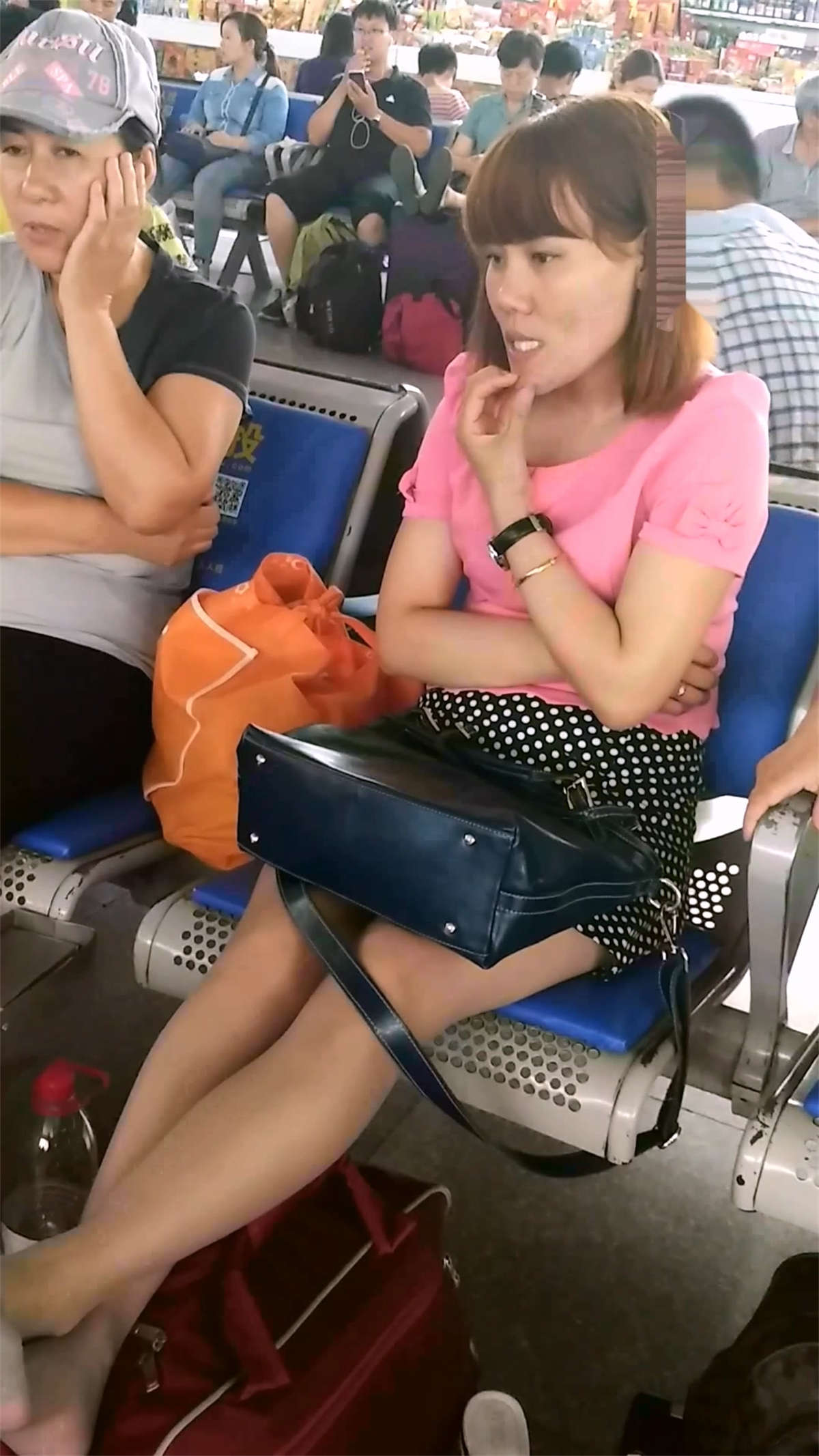 图片[2]-火车站美女-日更街拍