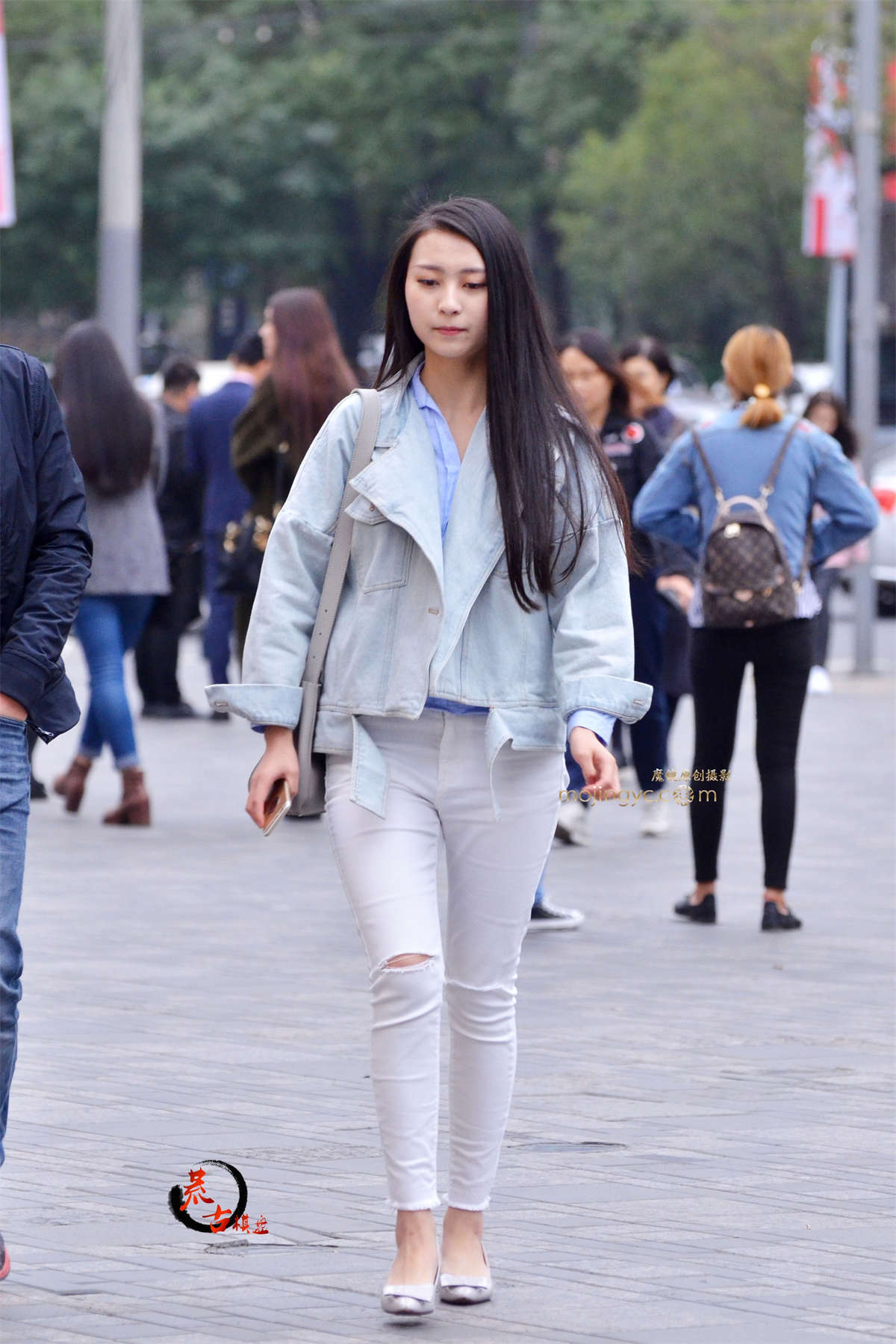 图片[2]-17-1-29 白色紧身裤-日更街拍