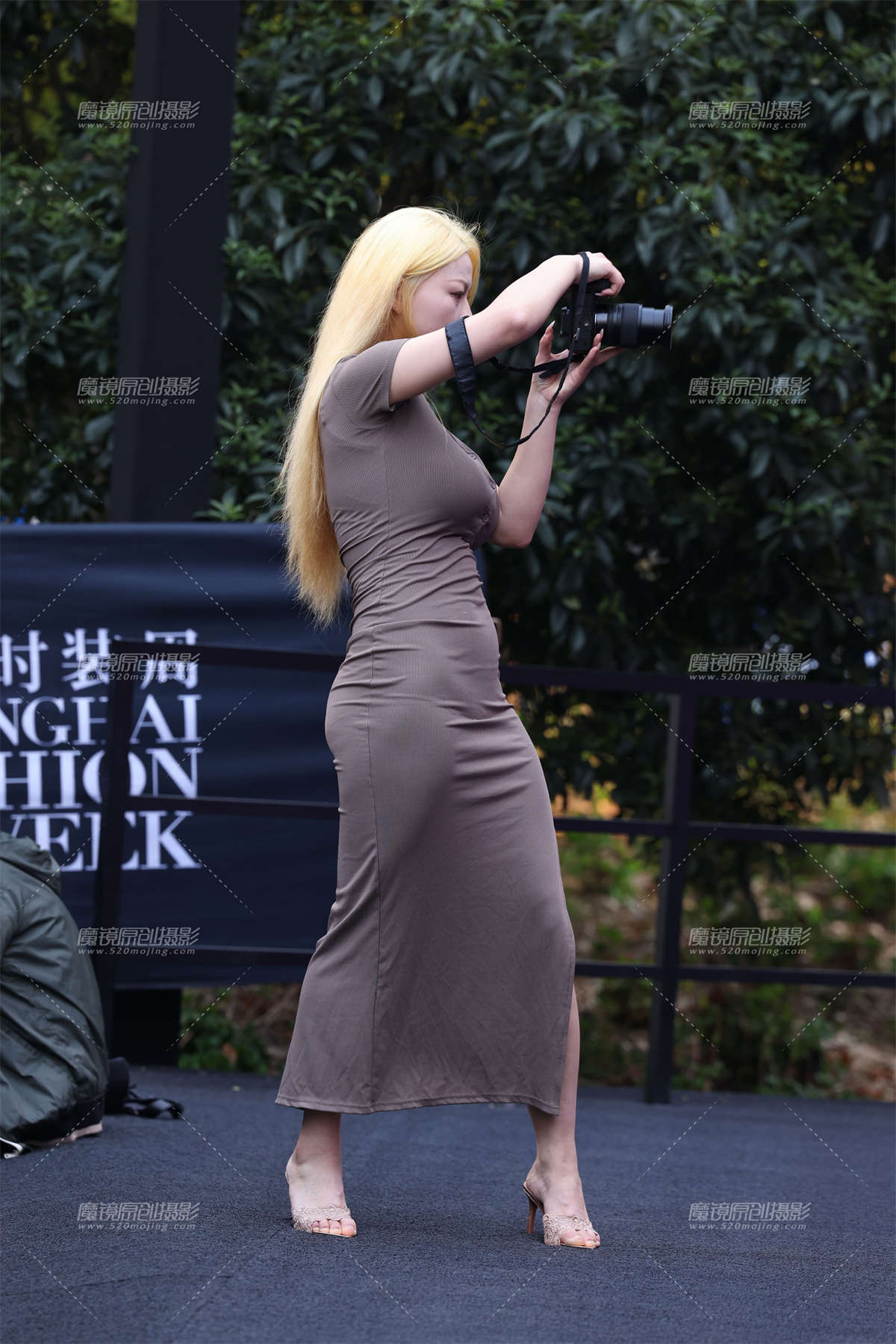 图片[2]-20250328金发丰腴摄影师小姐姐-日更街拍