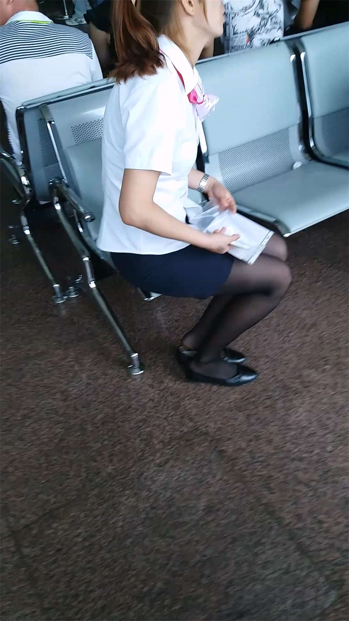 银行黑丝袜大厅经理插图1