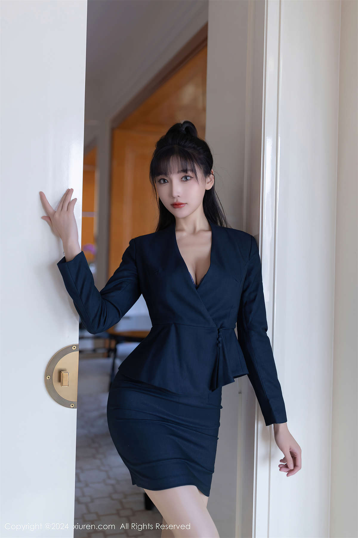 图片[2]-Xiuren秀人网 2024.10.10 NO.9263 陆萱萱-日更街拍