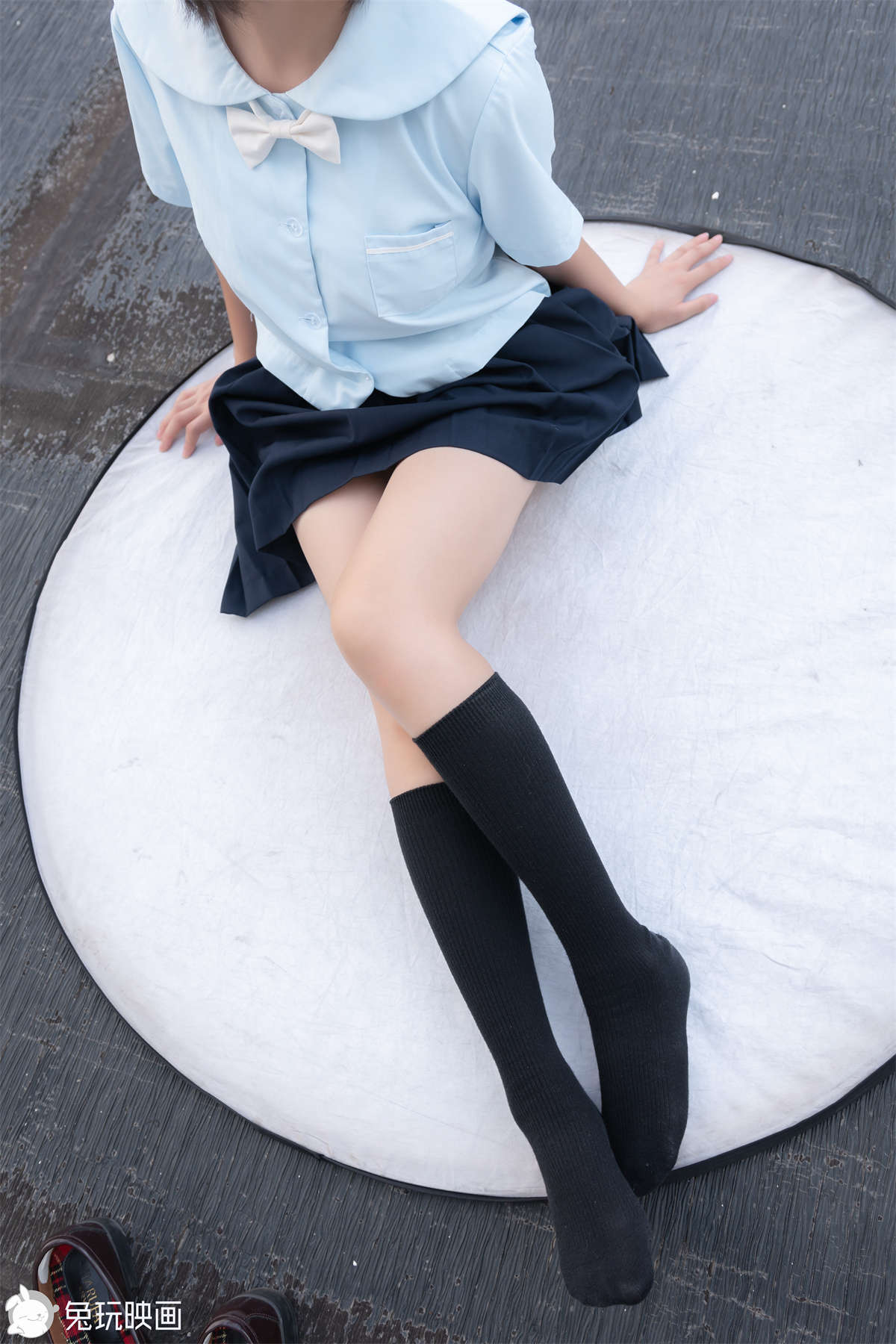 图片[2]-兔玩映画 C20.007 绝对领域制服裙-日更街拍