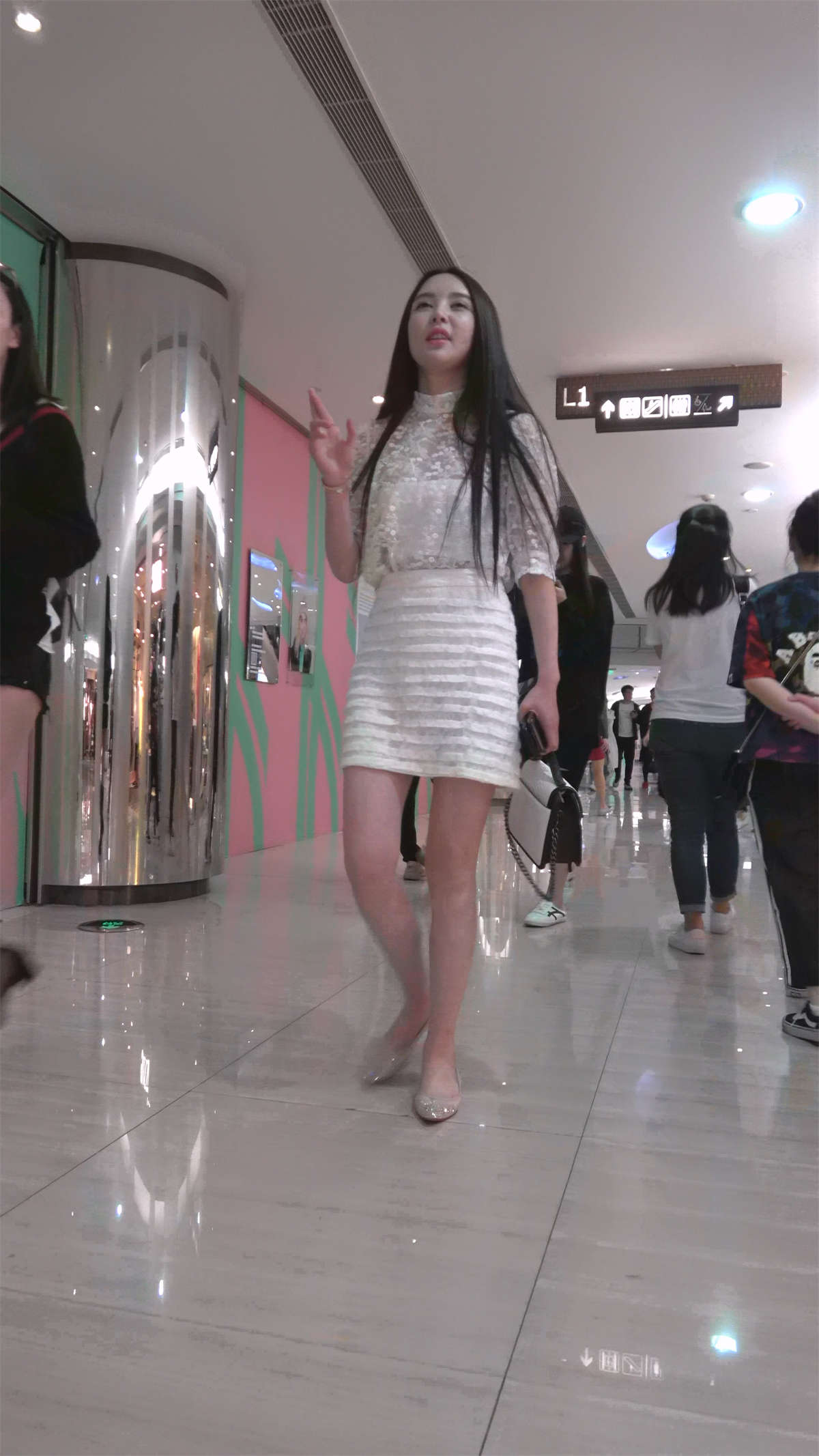 图片[2]-美腿姐妹双人行-日更街拍