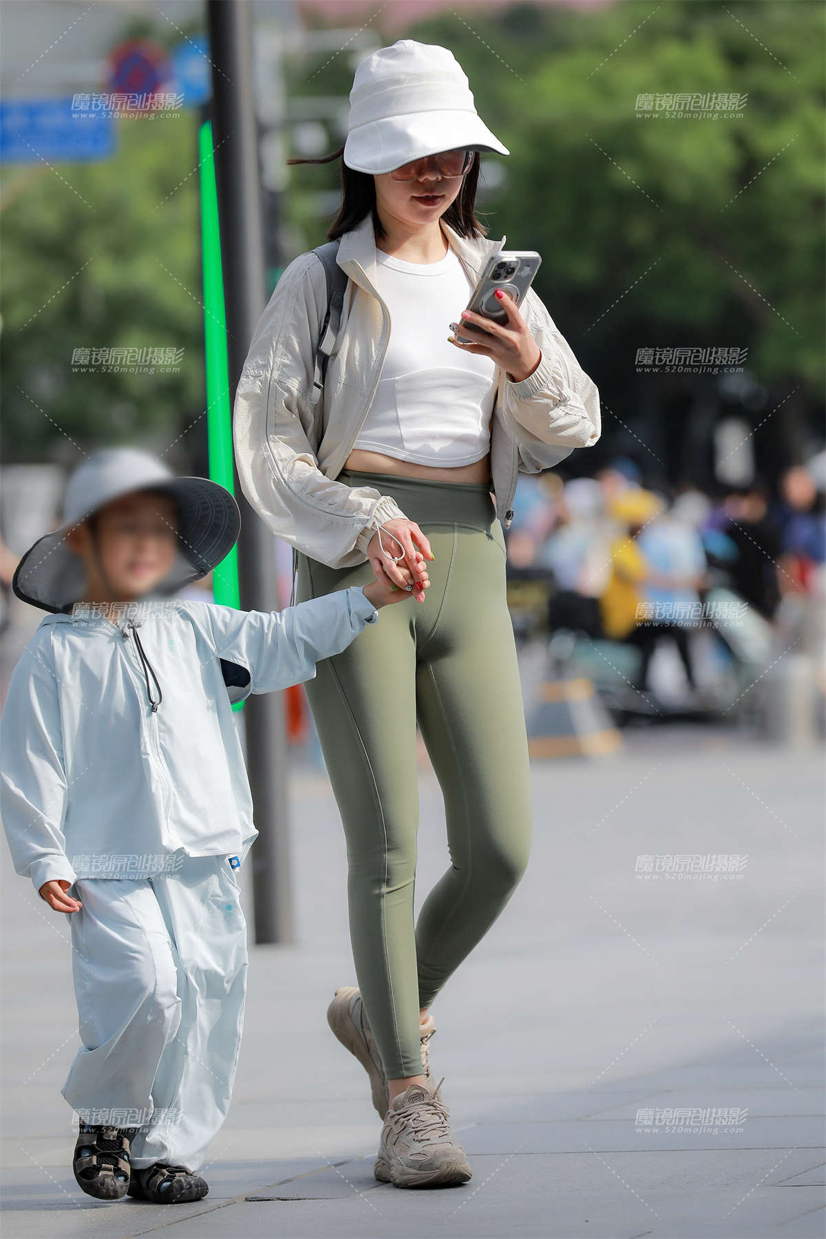 图片[2]-紧身瑜伽裤辣妈-日更街拍