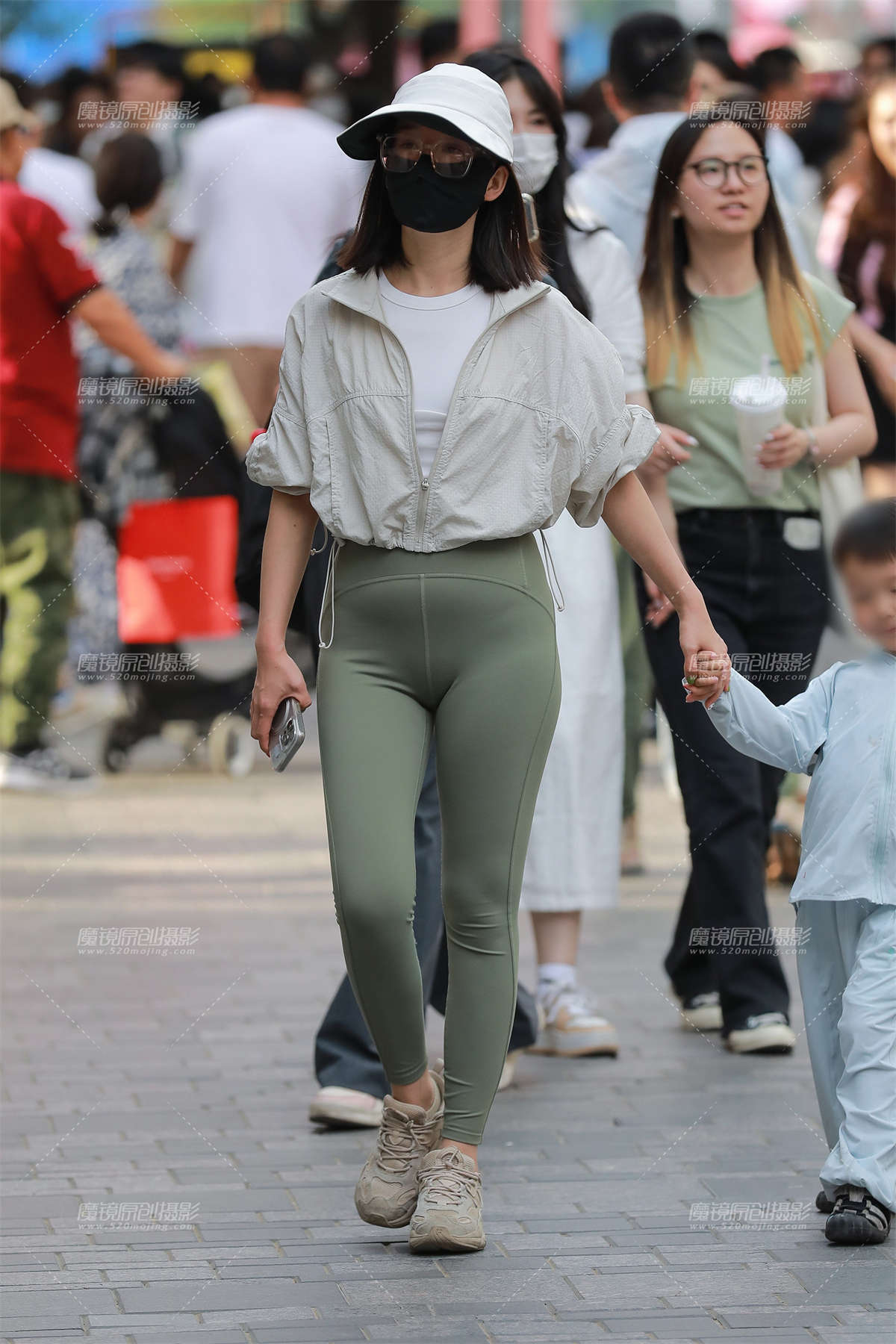 紧身瑜伽裤辣妈-日更街拍
