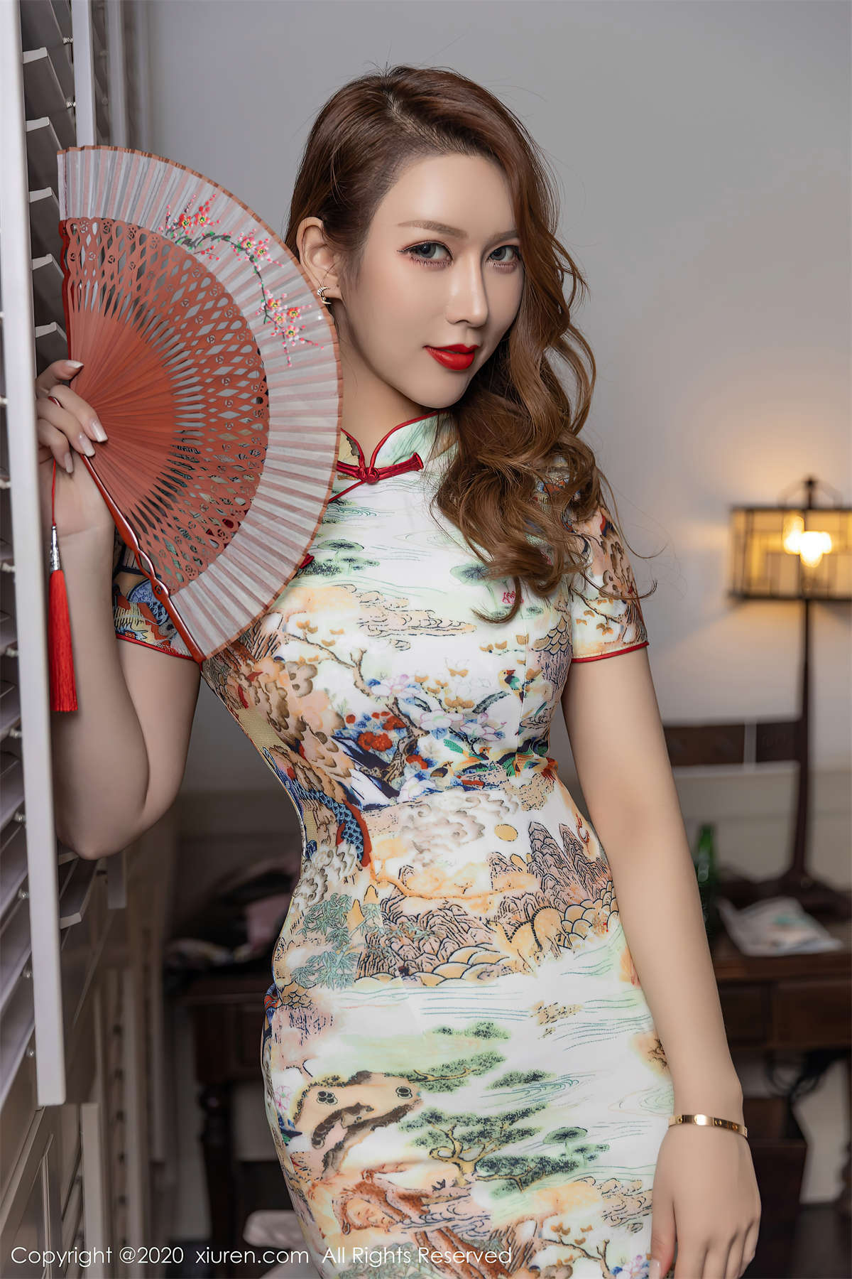 图片[2]-Xiuren秀人网 2020.12.11 NO.2884 Egg-尤妮丝Egg-日更街拍