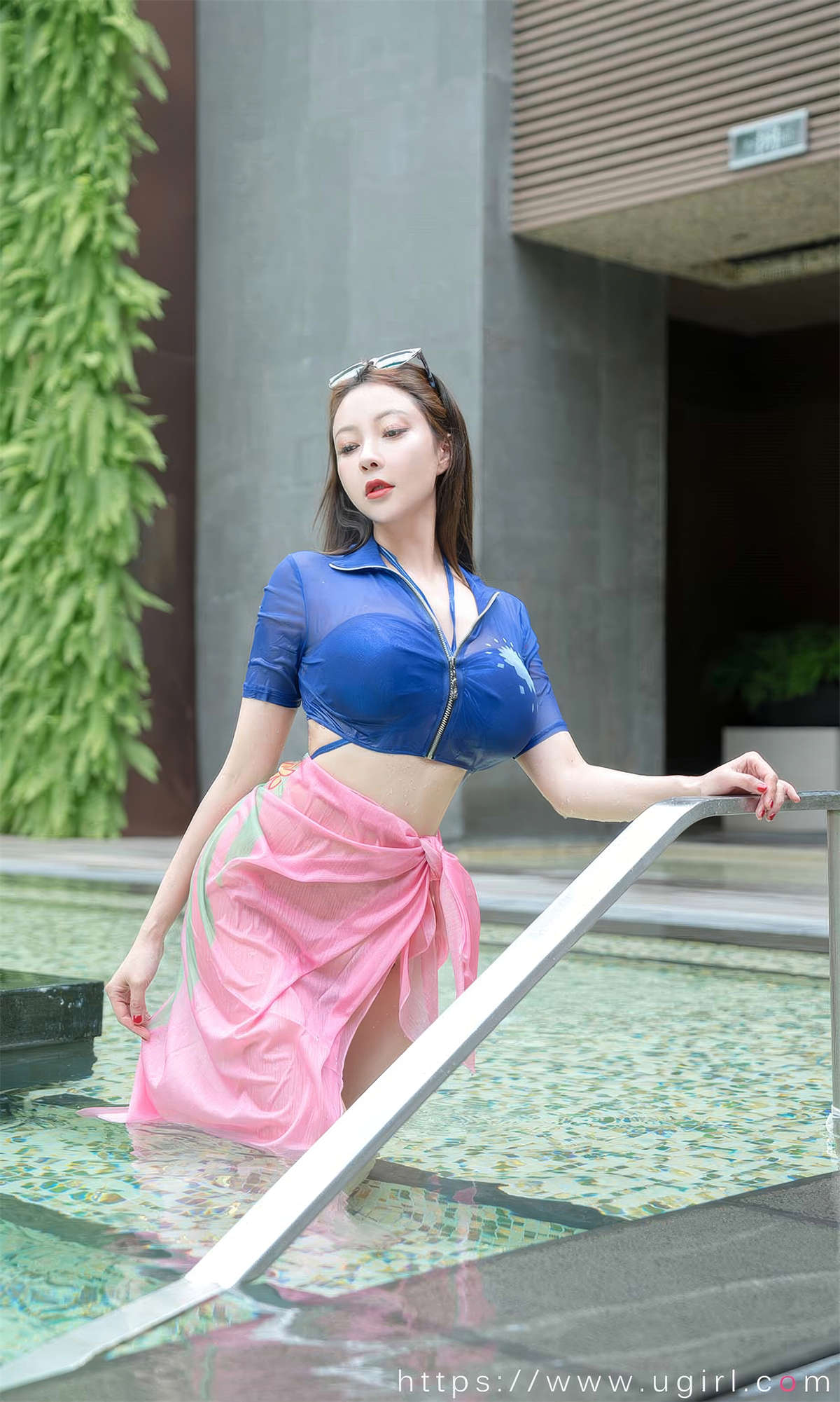 图片[2]-Ugirls爱尤物 NO.2909 克莱因蓝 果儿-日更街拍