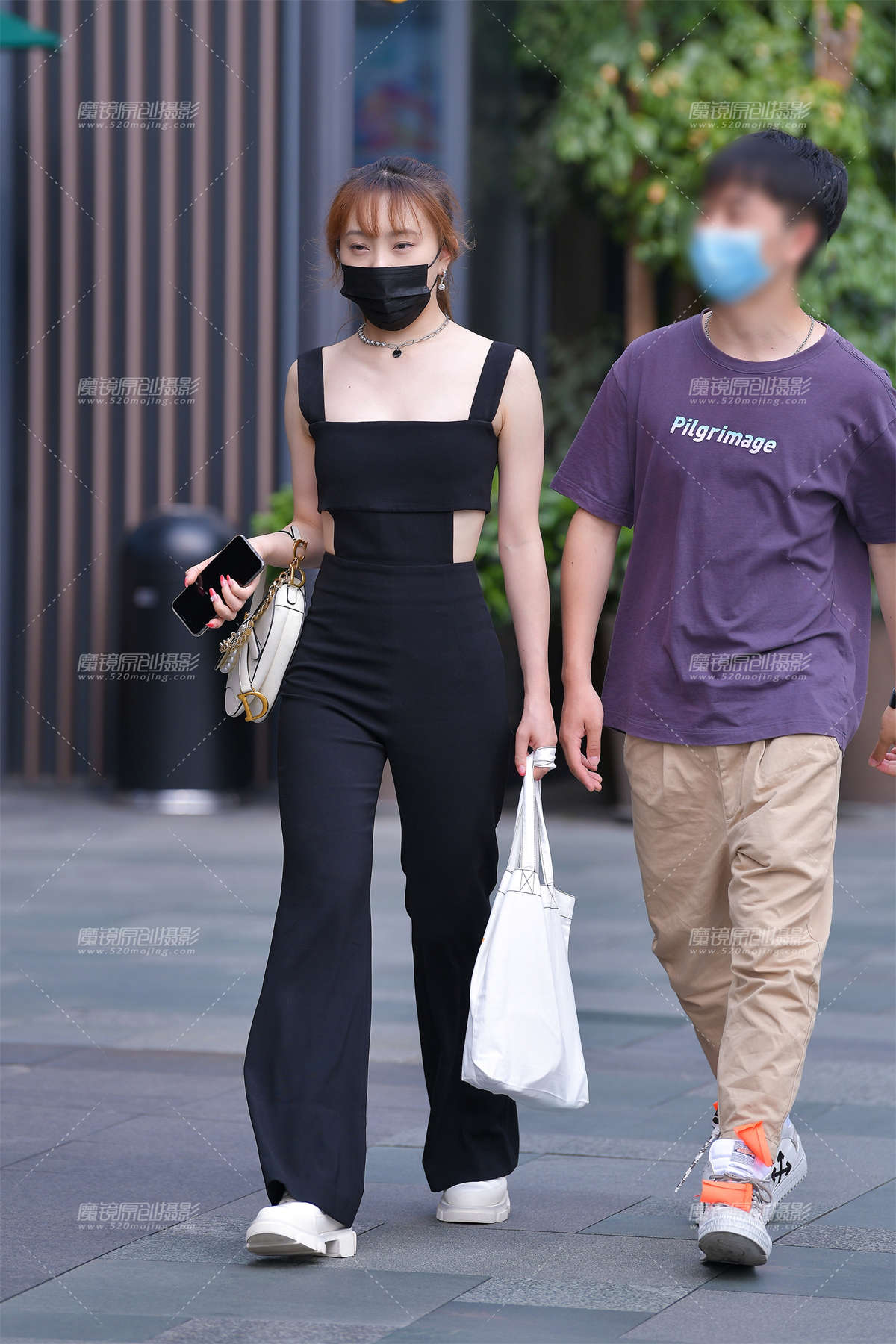 【视觉冲击赛贴】性感吊带黑色紧身裤美女-日更街拍