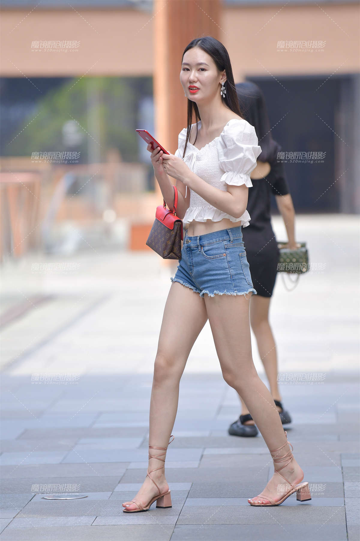 【视觉冲击赛贴】艳遇热裤大长腿小姐姐-日更街拍