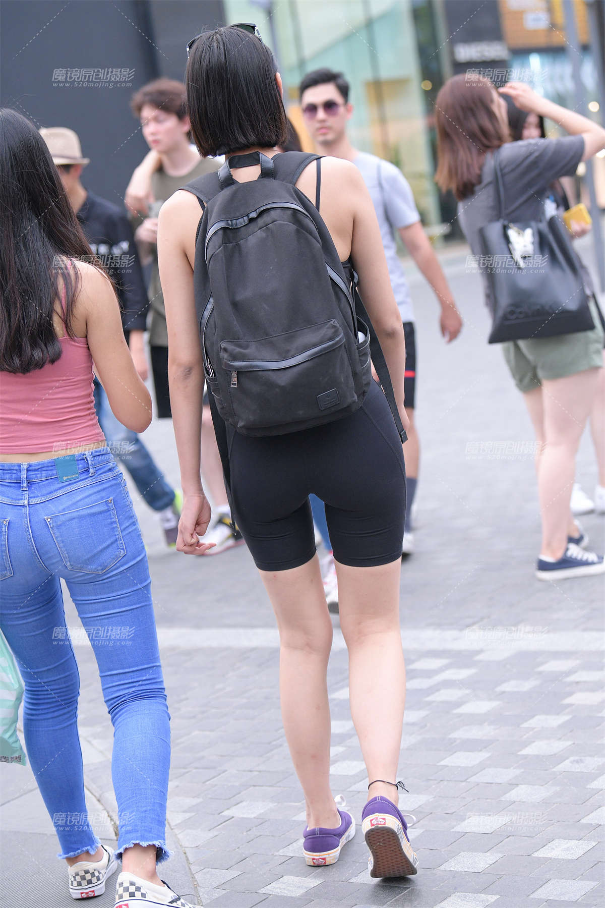 图片[2]-【街拍之魂赛帖】黑色紧身短裤-日更街拍