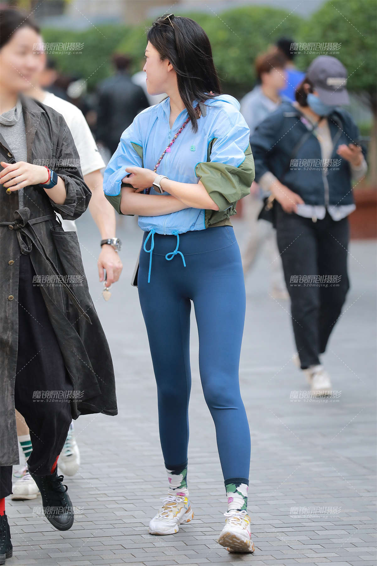 图片[2]-蓝色瑜伽裤-日更街拍