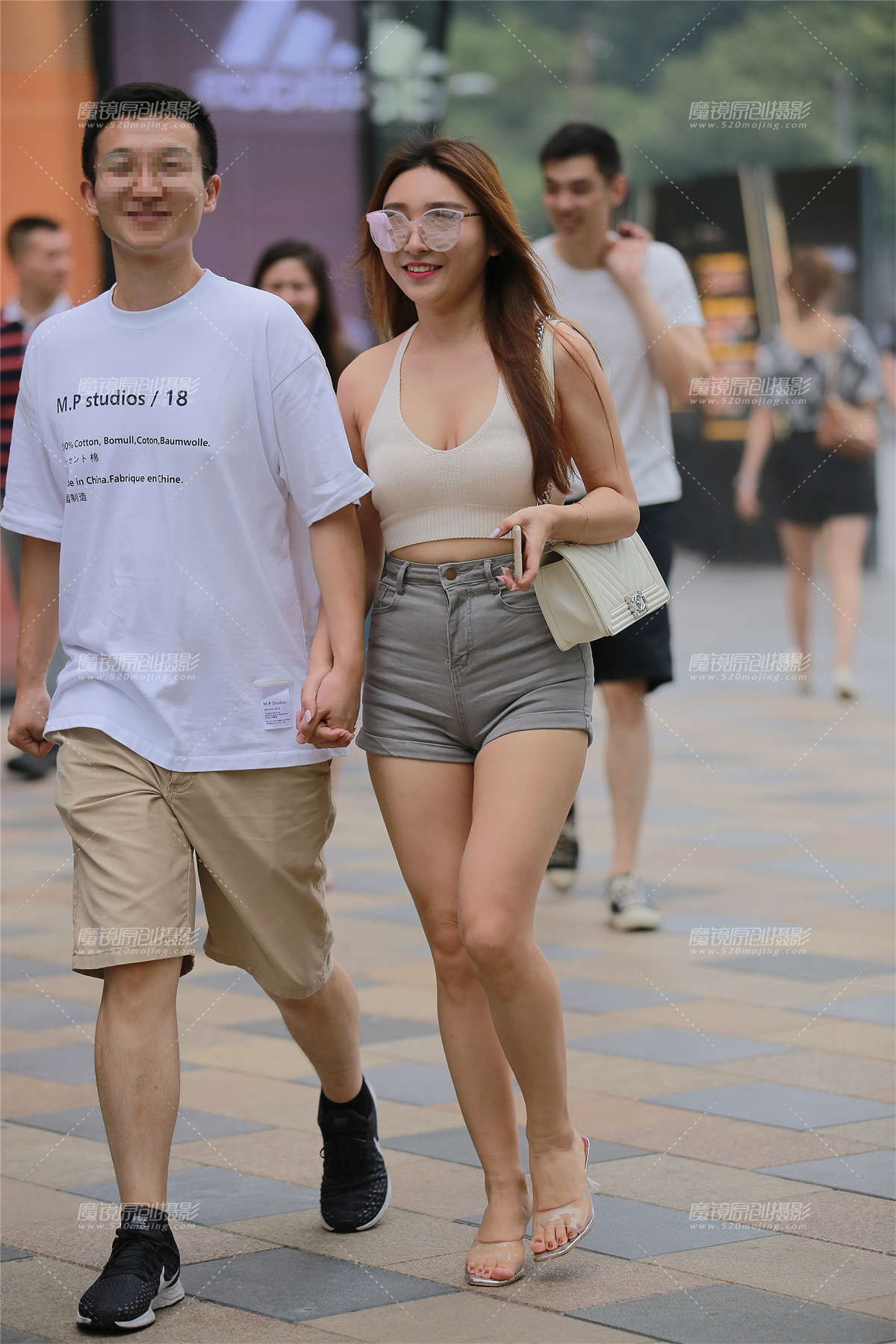 热裤小妹-日更街拍