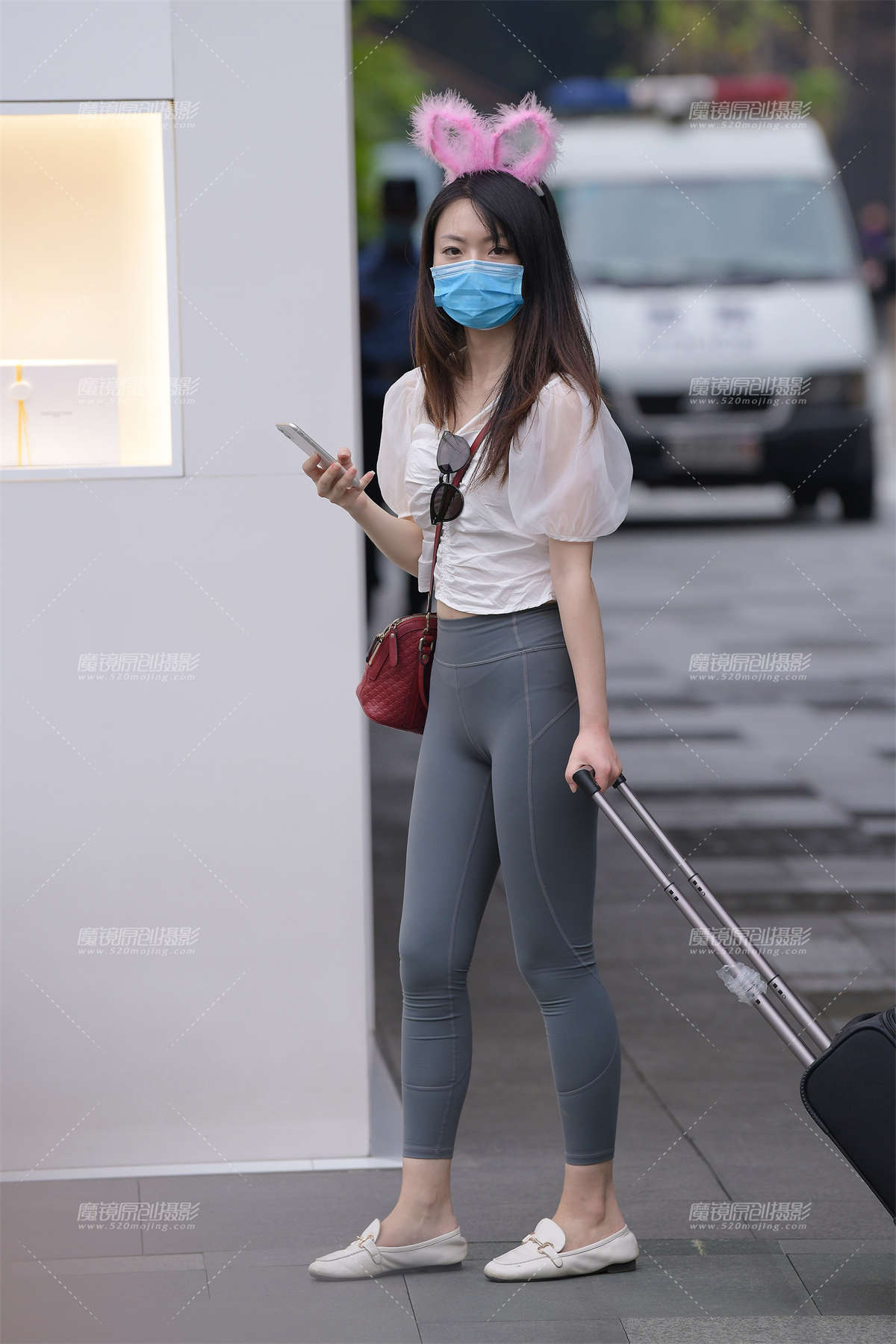 【视觉冲击赛贴】这女孩，我爱了~-日更街拍