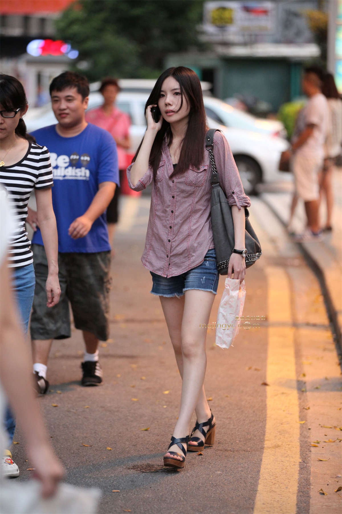 有点像李若彤-日更街拍