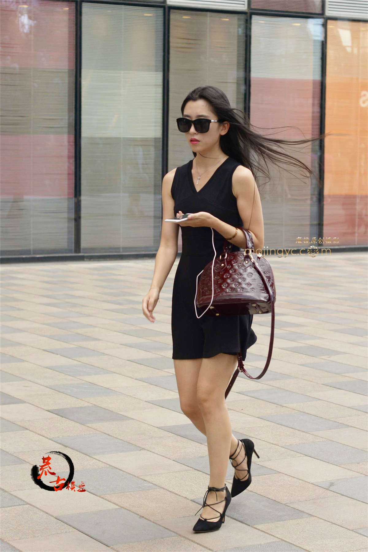 8-3 黑色系带细高跟-日更街拍