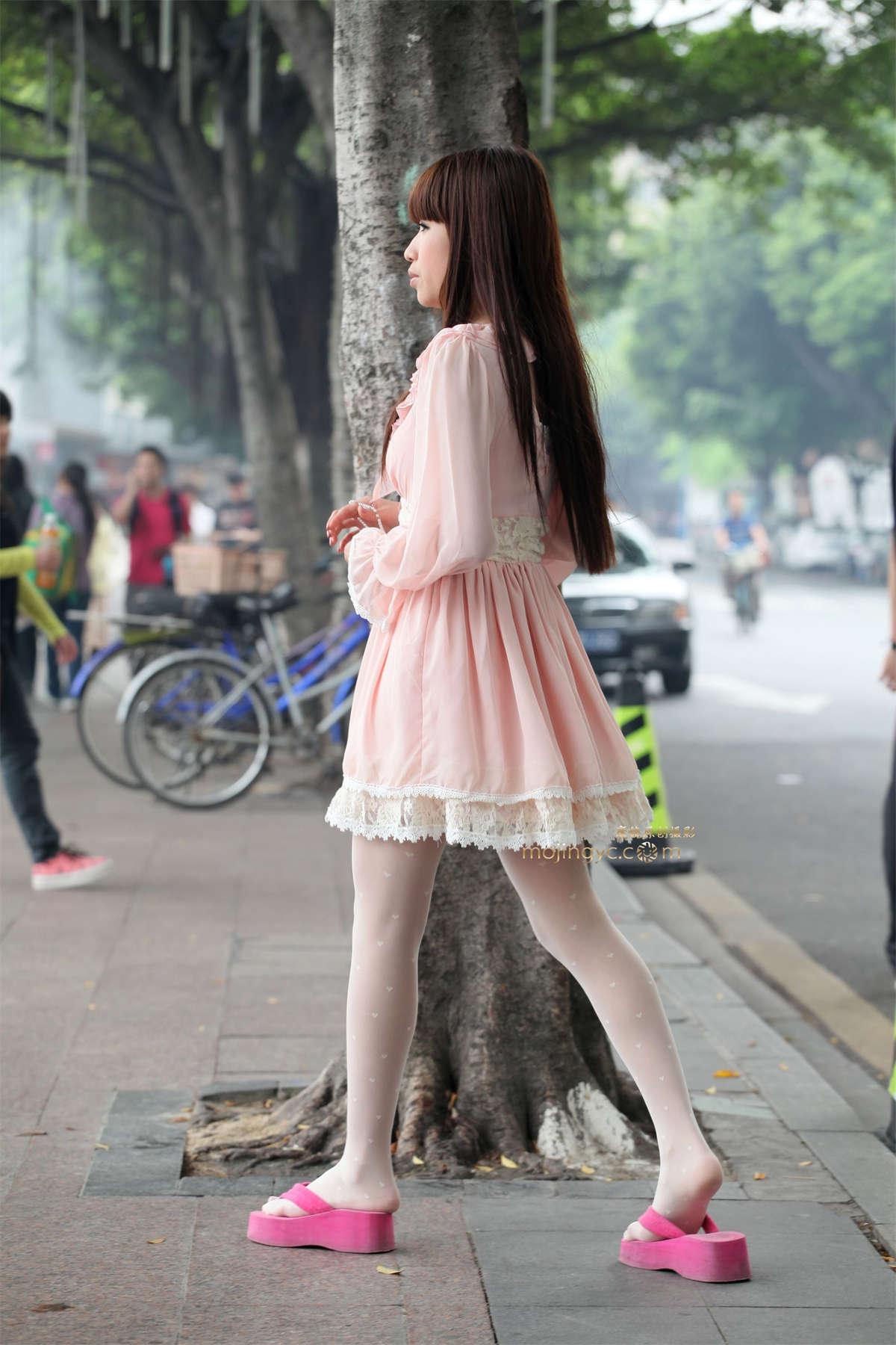 白色丝袜mm-日更街拍