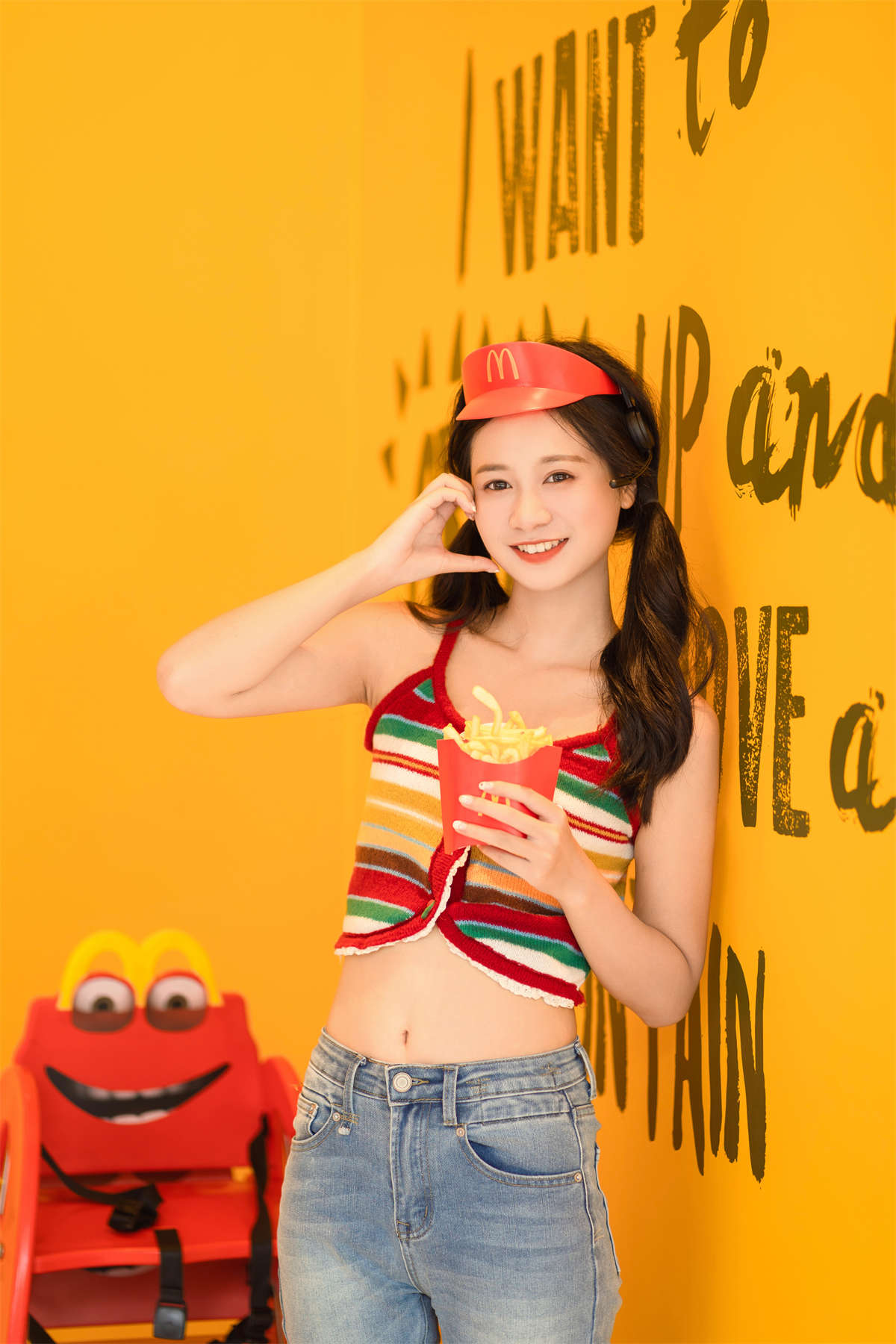 YITUYU艺图语 2024.09.27 今天是麦当劳女孩 橙子舒插图1