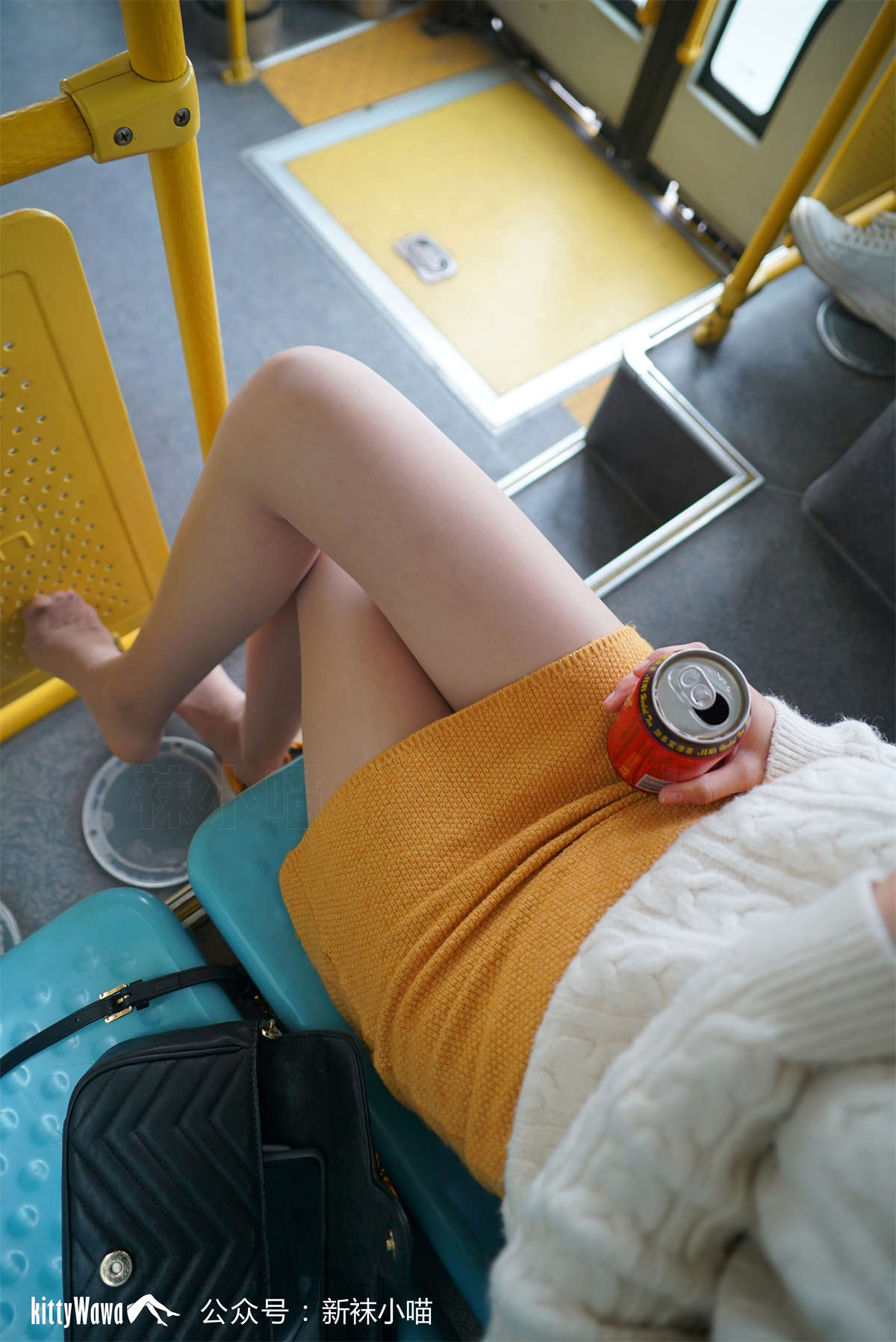 图片[2]-kittyWawa袜小喵故事集 KTS006 公交车追随者-日更街拍