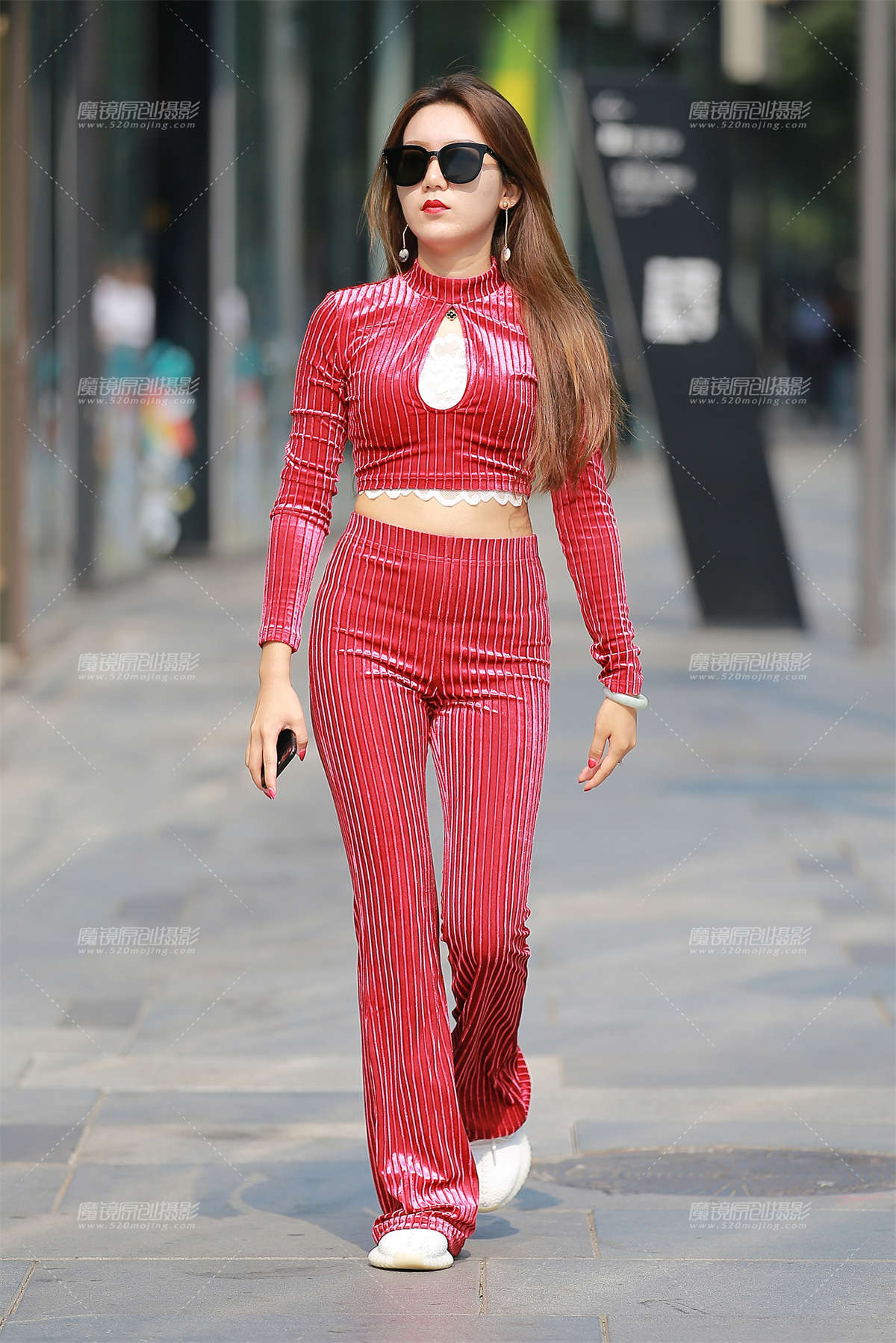 图片[2]-【玻璃赛帖】搭讪红红火火的小妹-日更街拍