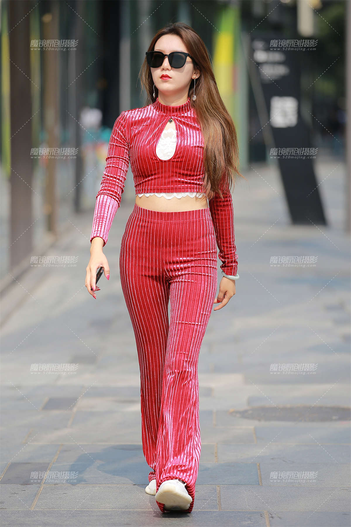 【玻璃赛帖】搭讪红红火火的小妹-日更街拍