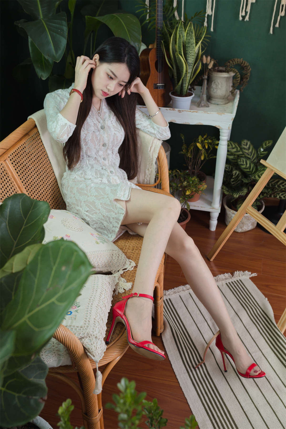 图片[2]-Sia不吃鱼 红色高跟-日更街拍