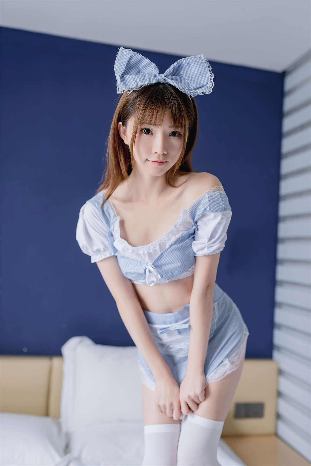 喵糖映画 VOL.356 蝴蝶结女仆-日更街拍