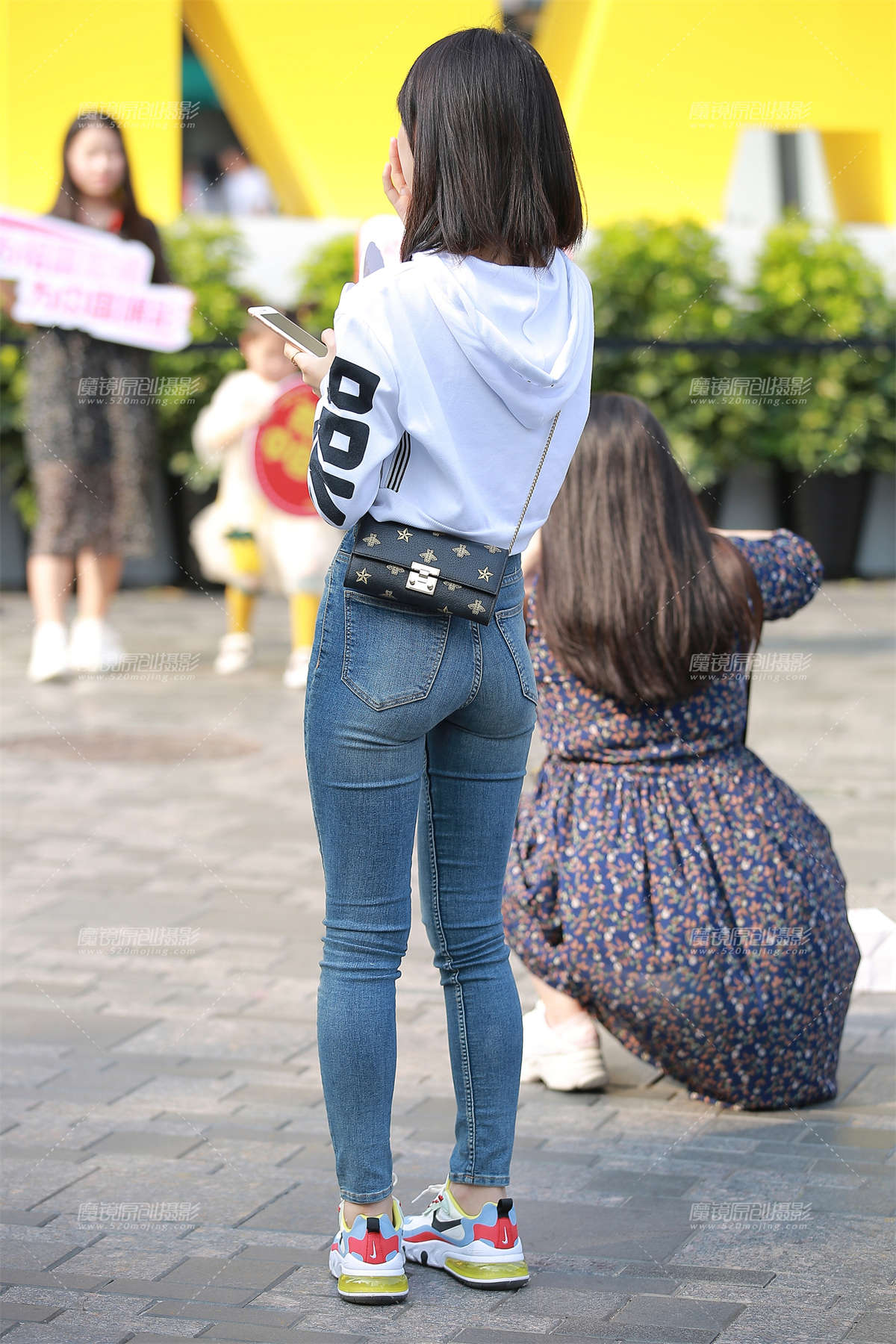 图片[2]-【玻璃赛帖】国庆节陪妈妈逛街的小美女-日更街拍