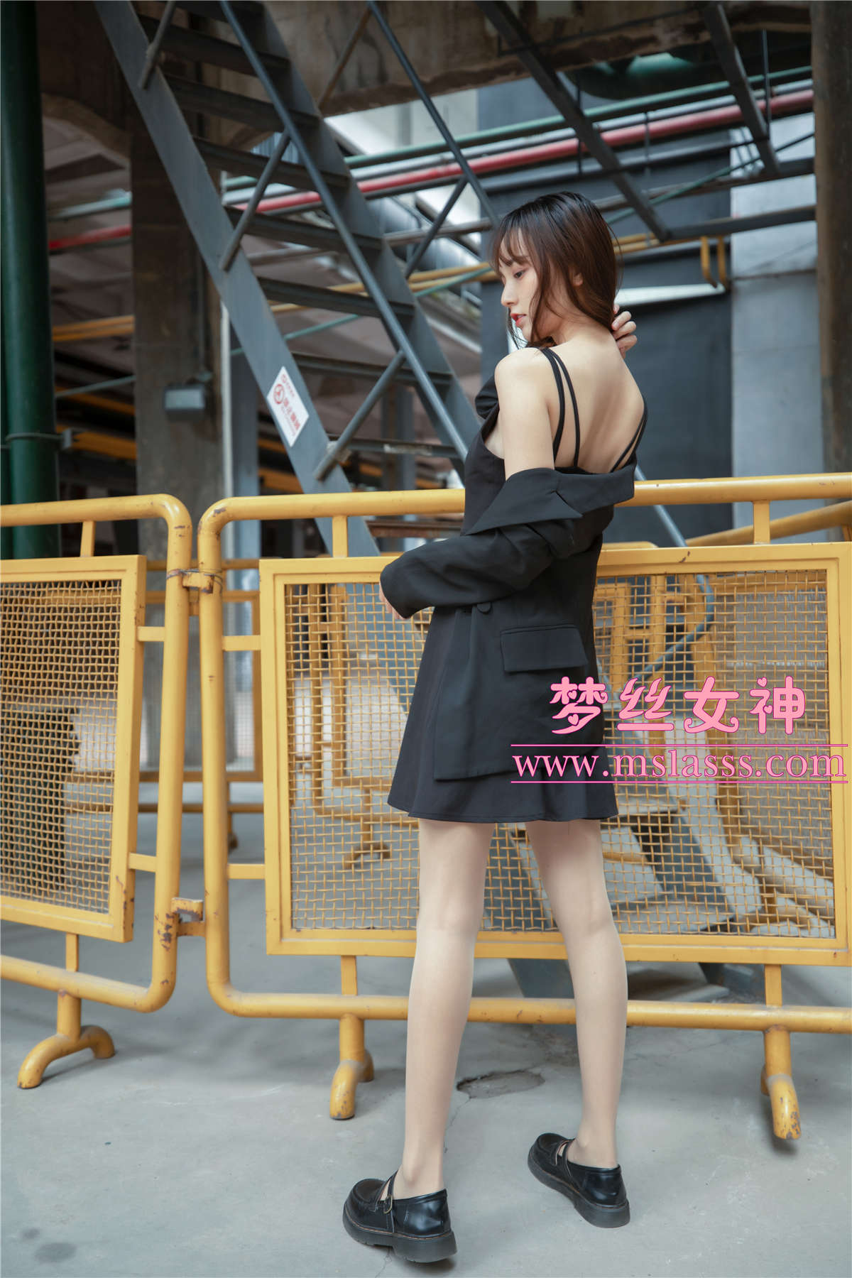 图片[2]-2020.04.25 玥玥《火车超自然系》-日更街拍