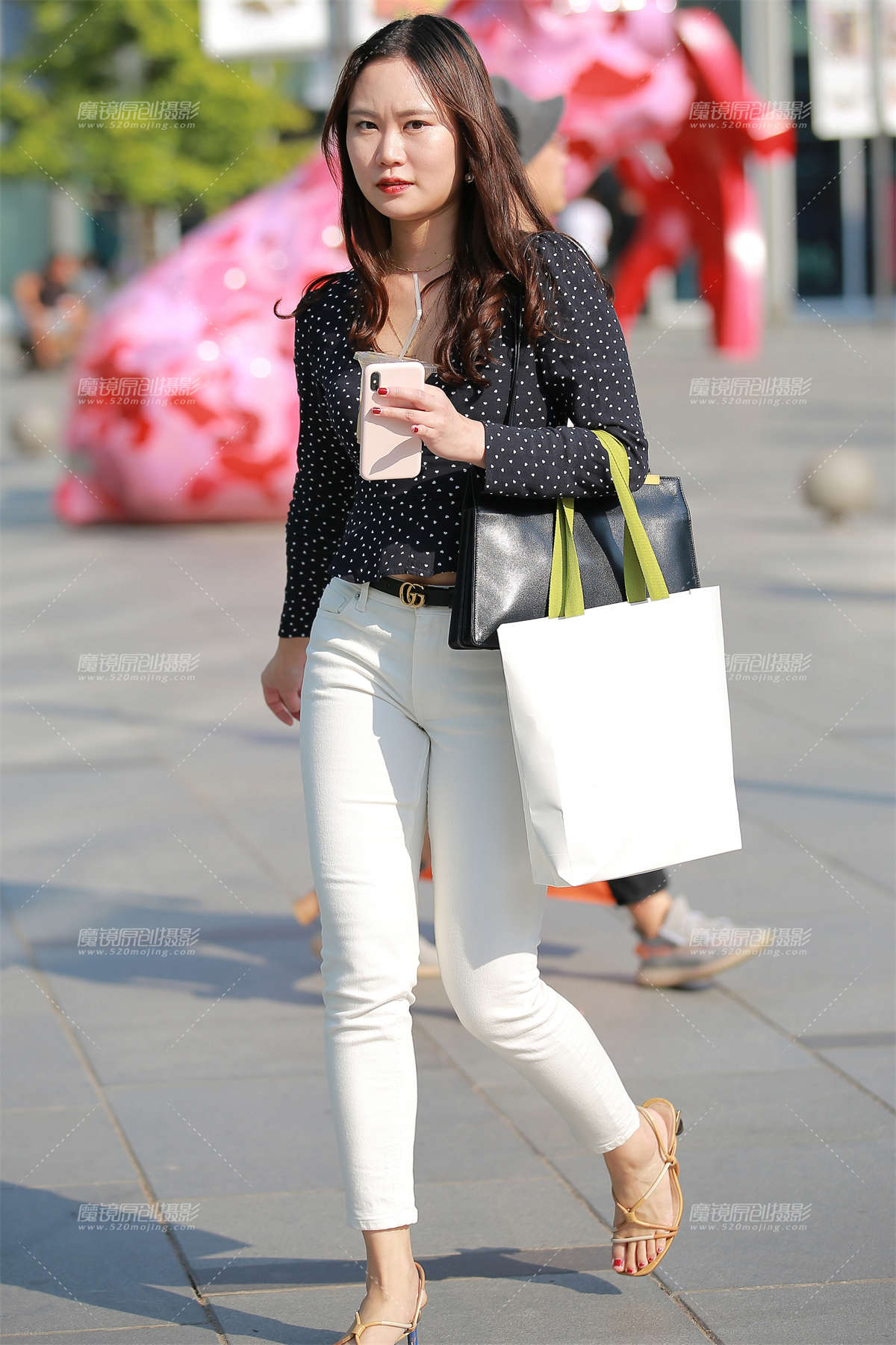 【玻璃赛帖】极其罕见的白紧身裤-日更街拍