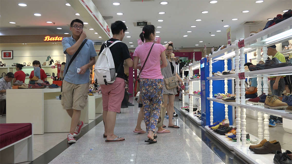 图片[2]-热恋中的花裤子美眉-日更街拍