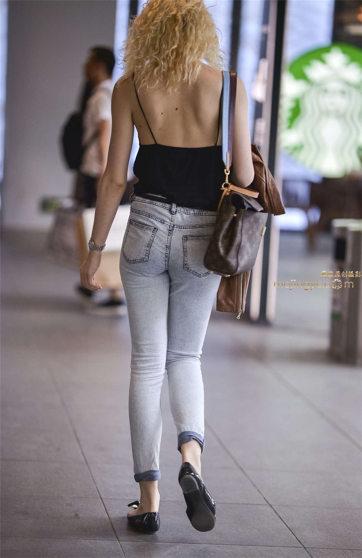 图片[2]-金发美女魔鬼身材性感魅力-日更街拍